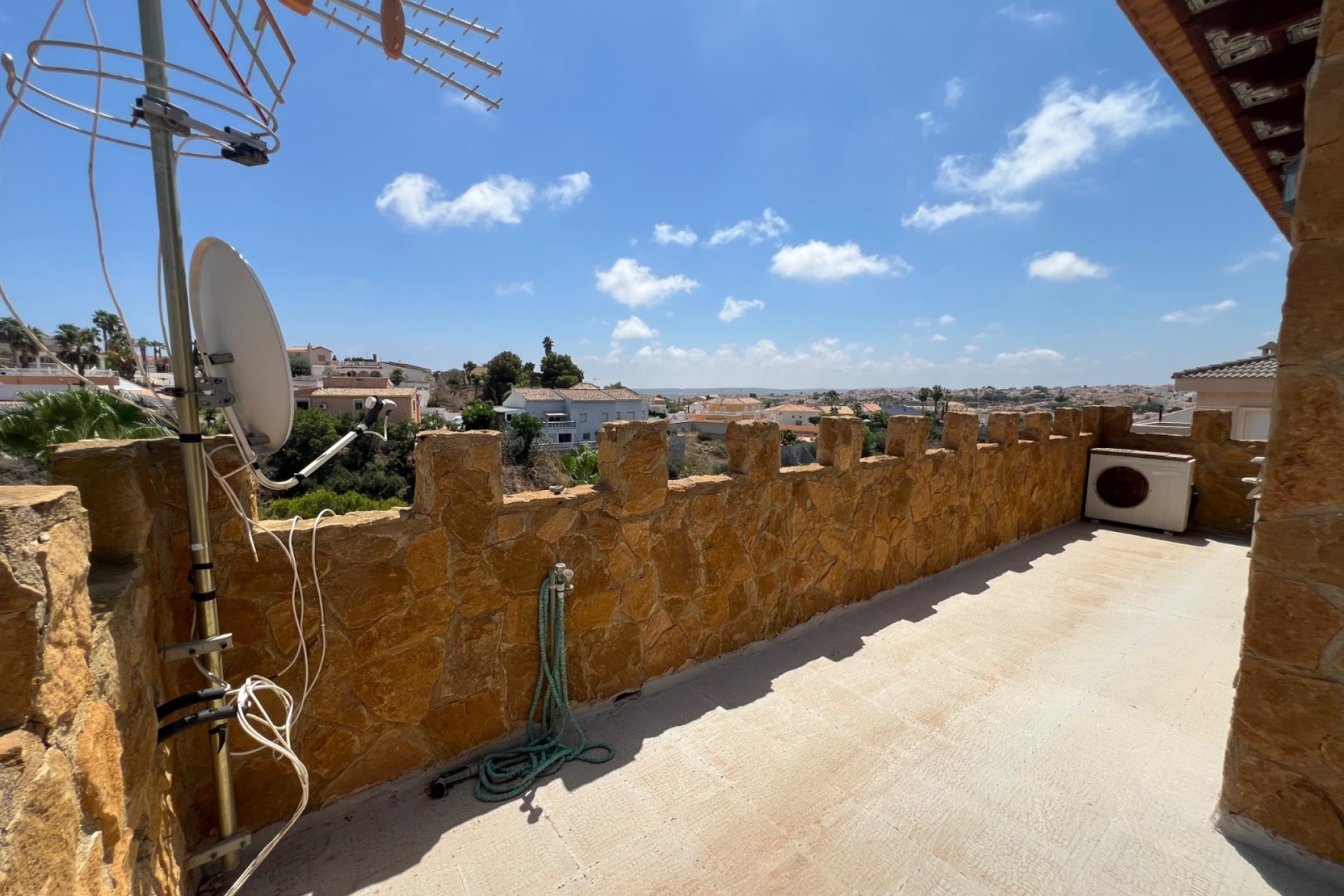 Resale - Villa -
La Marina - La Escuera