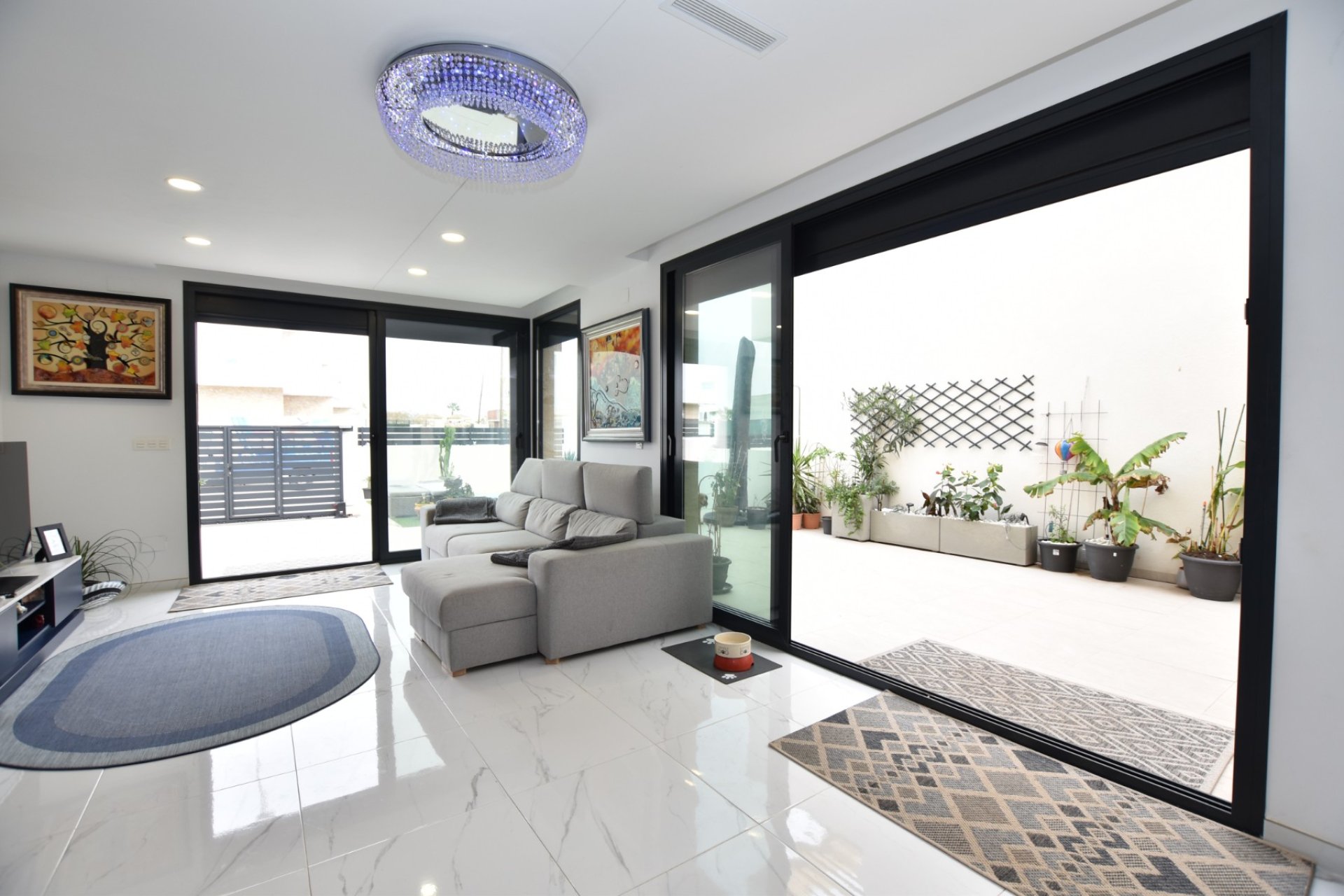 Resale - Villa -
Los Montesinos - La Herrada