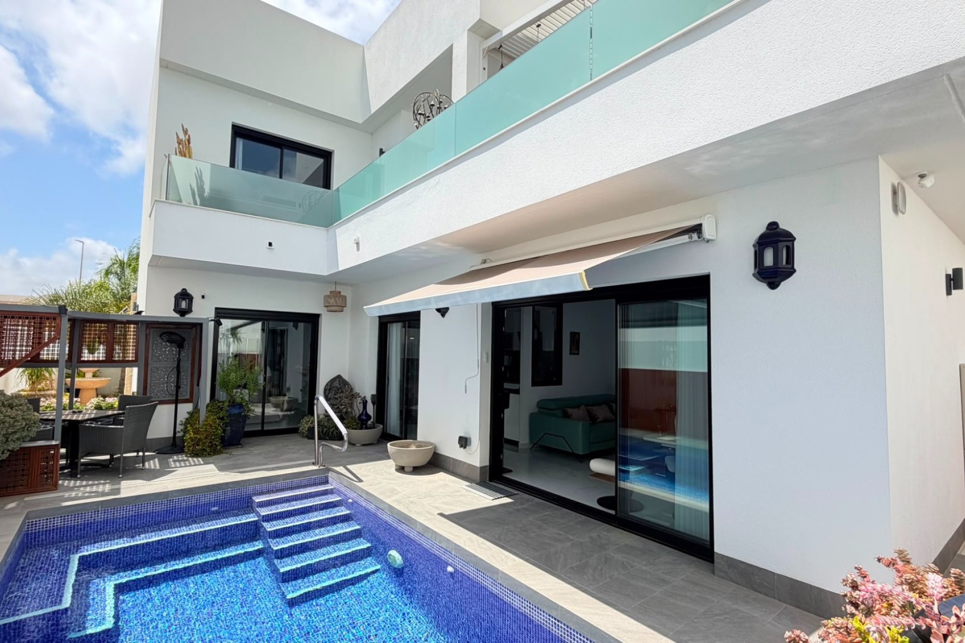 Resale - Villa -
Los Montesinos - La Herrada