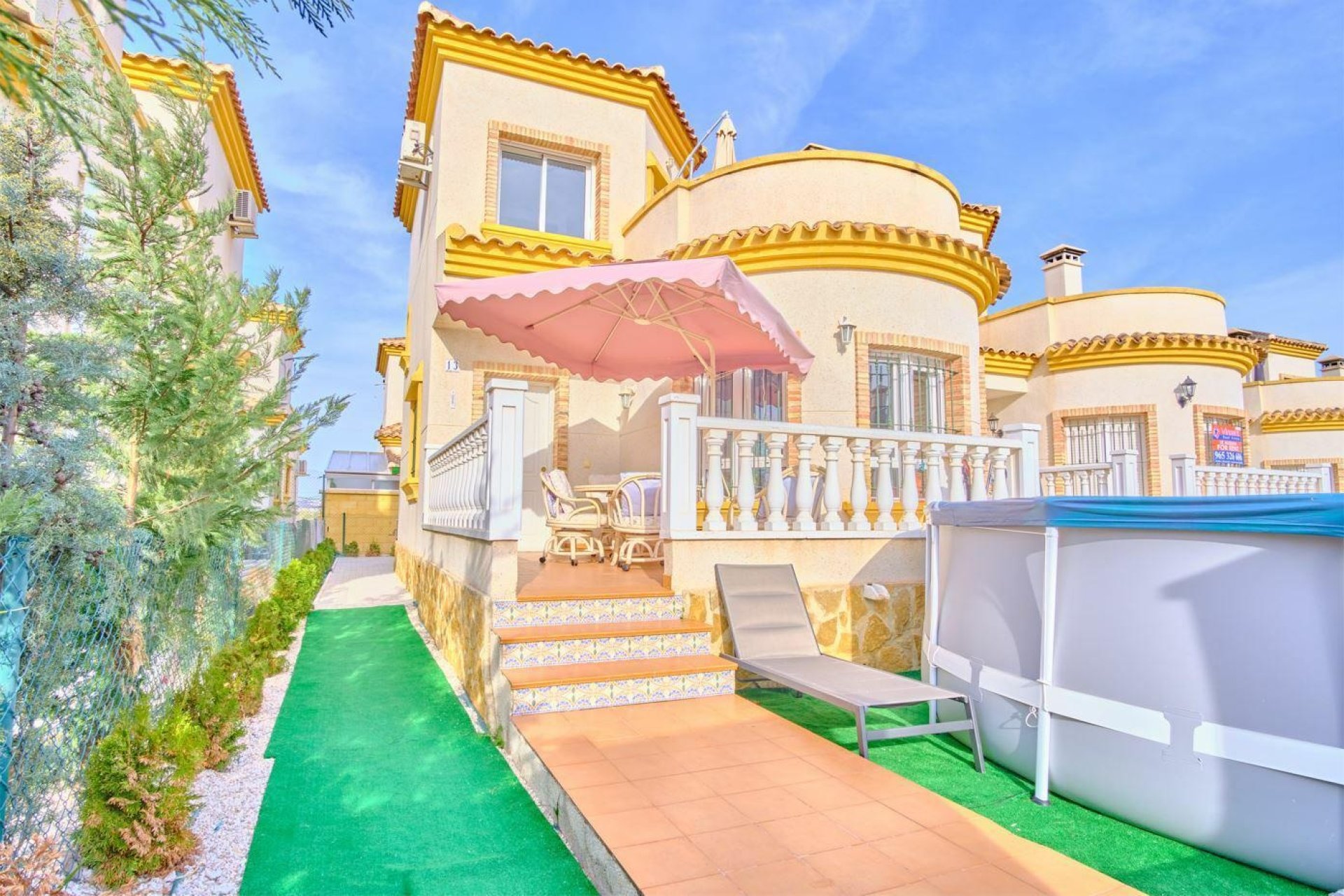 Resale - Villa -
Los Montesinos - La Herrada