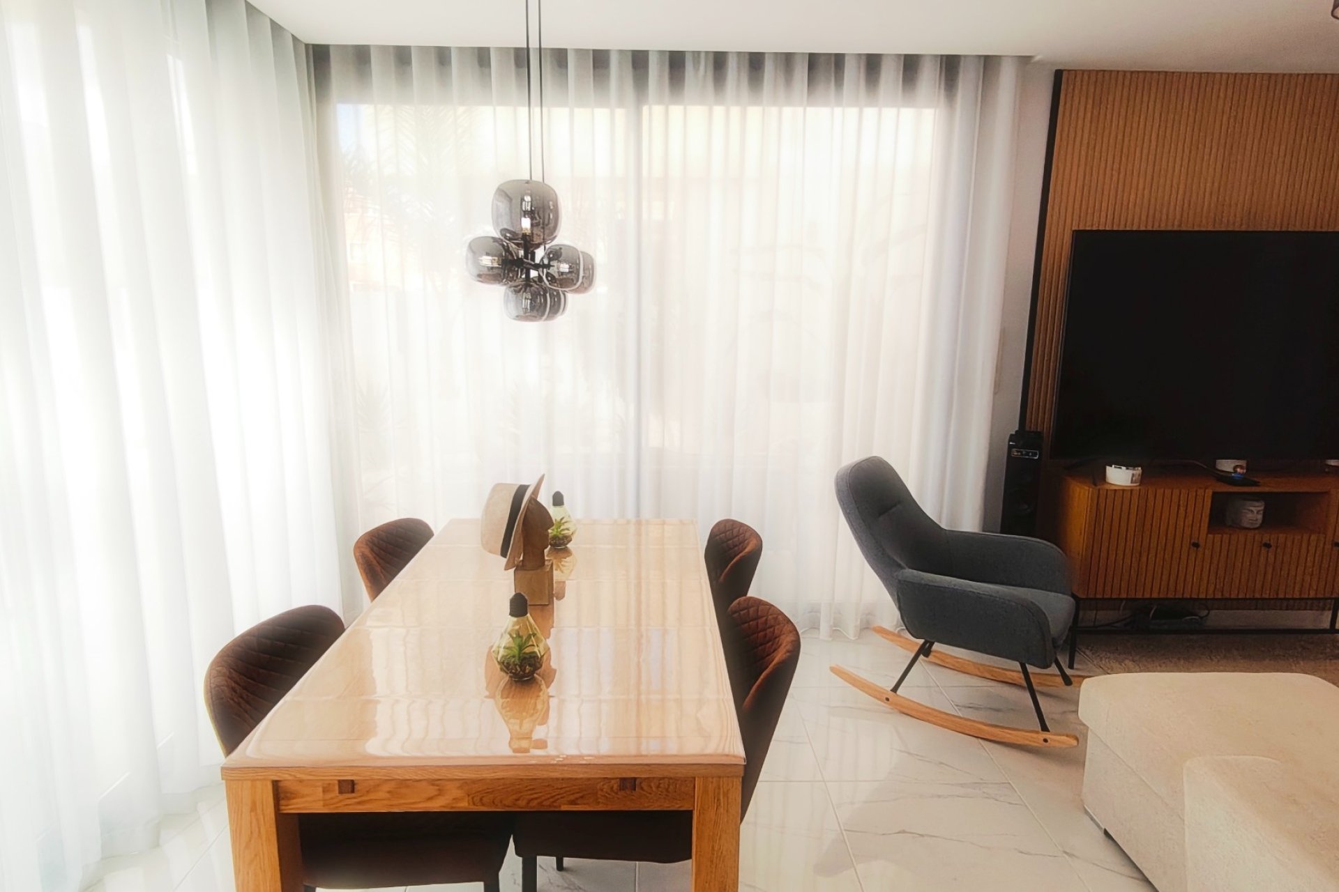 Resale - Villa -
Los Montesinos - La Herrada