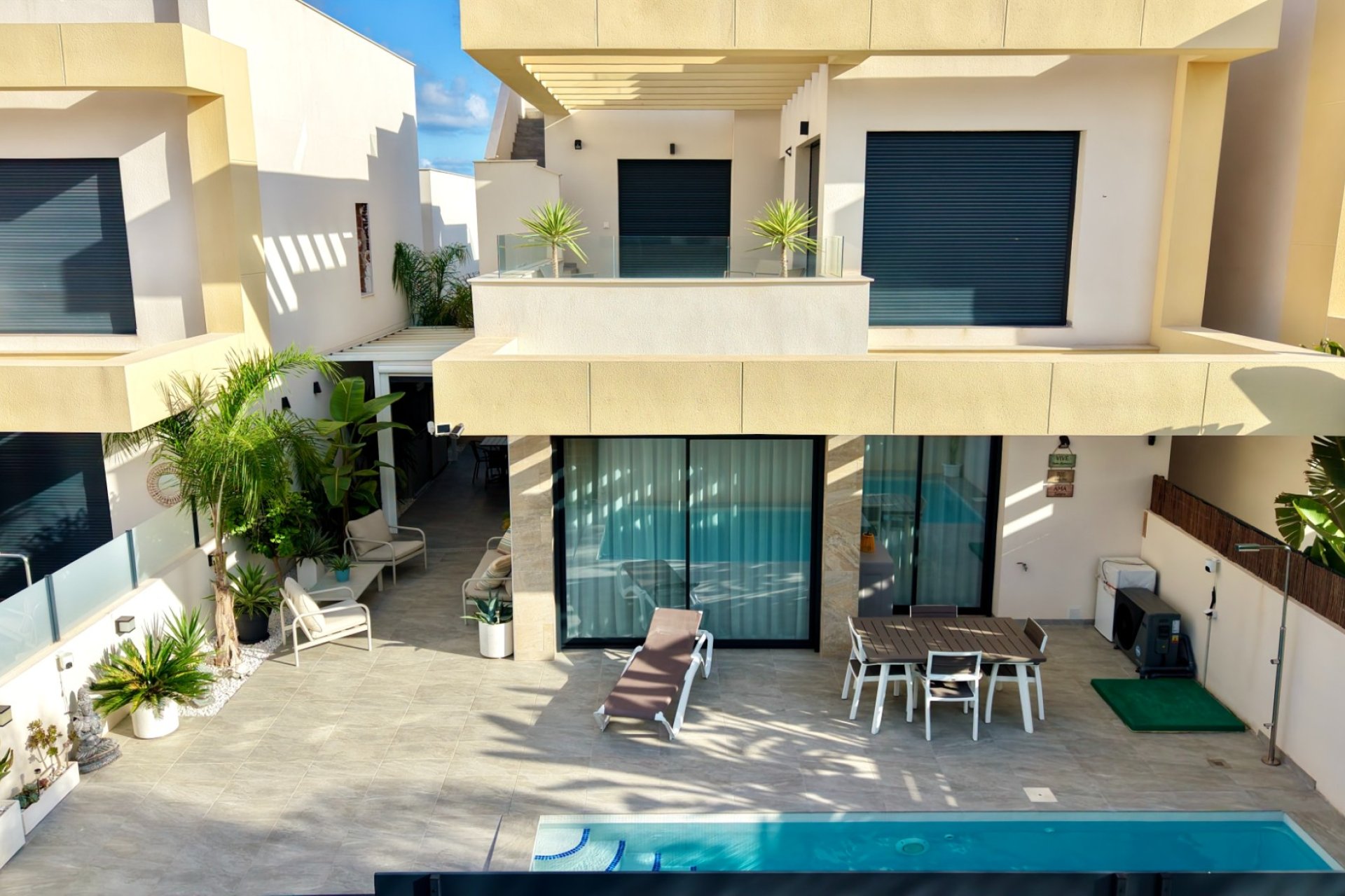 Resale - Villa -
Los Montesinos - La Herrada