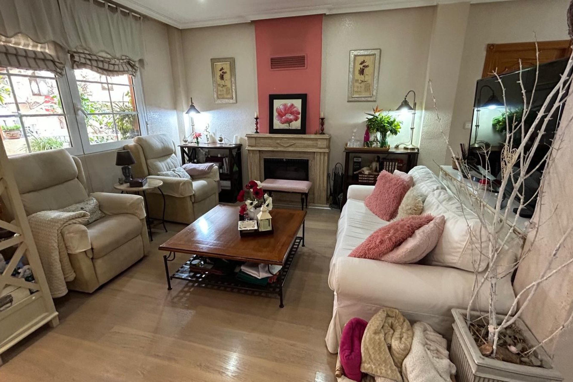 Resale - Villa -
Los Montesinos