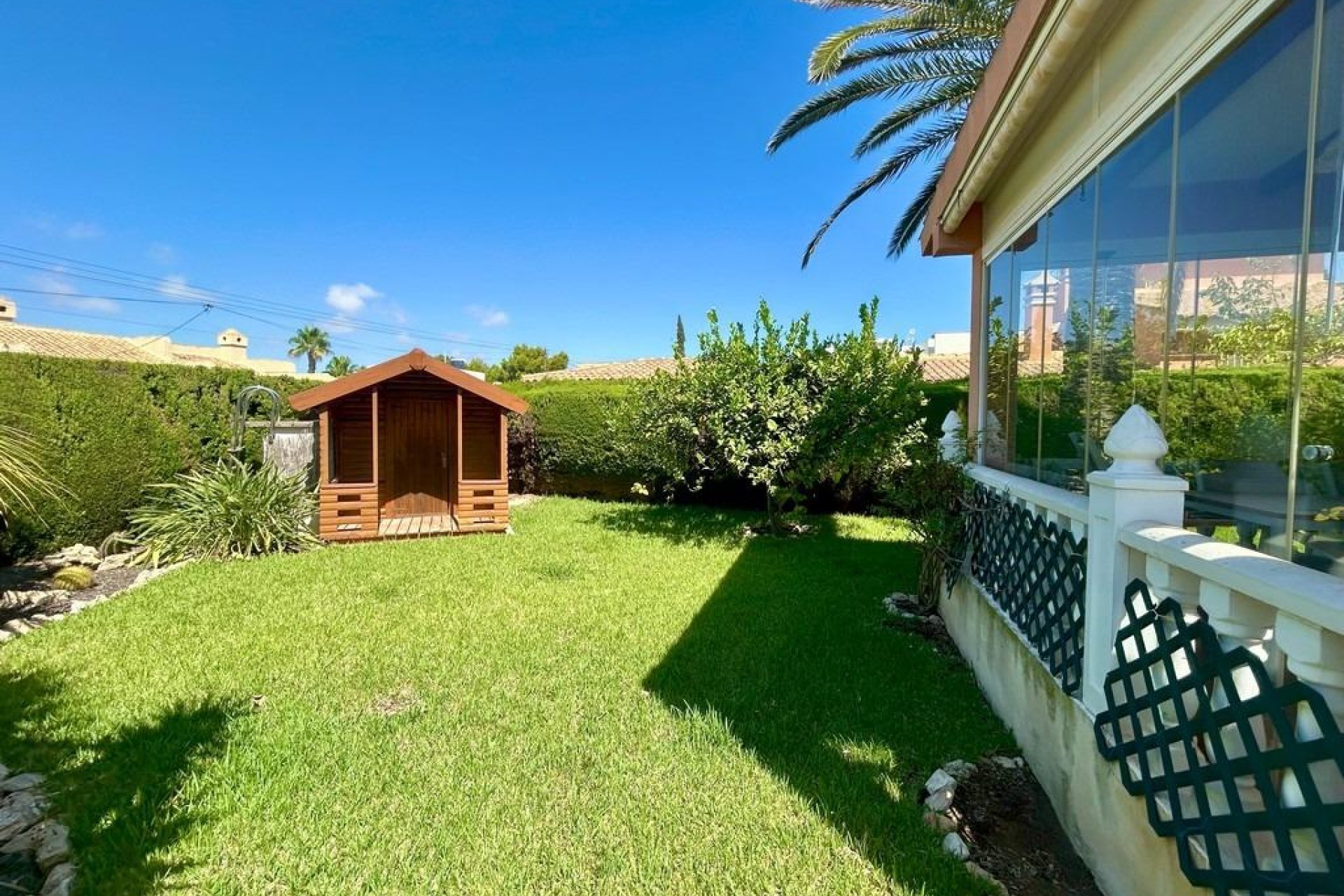 Resale - Villa -
Orihuela Costa - Aguamarina