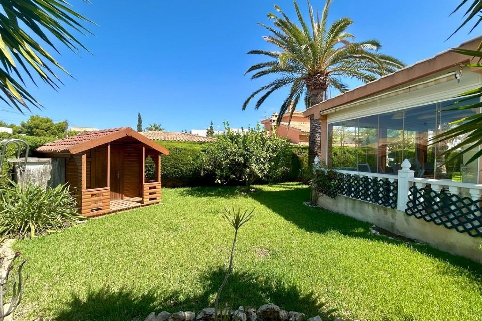 Resale - Villa -
Orihuela Costa - Aguamarina