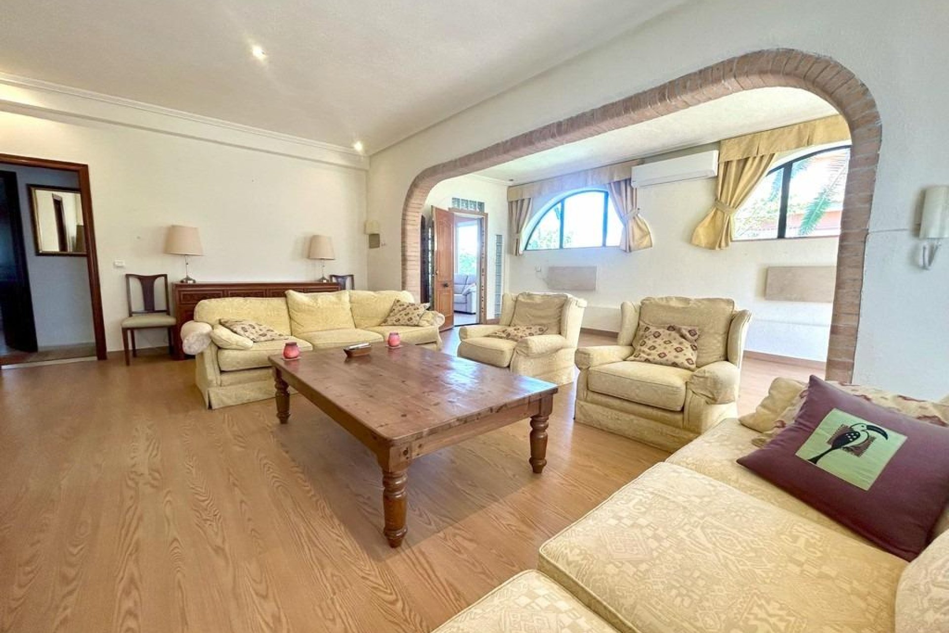 Resale - Villa -
Orihuela Costa - Aguamarina
