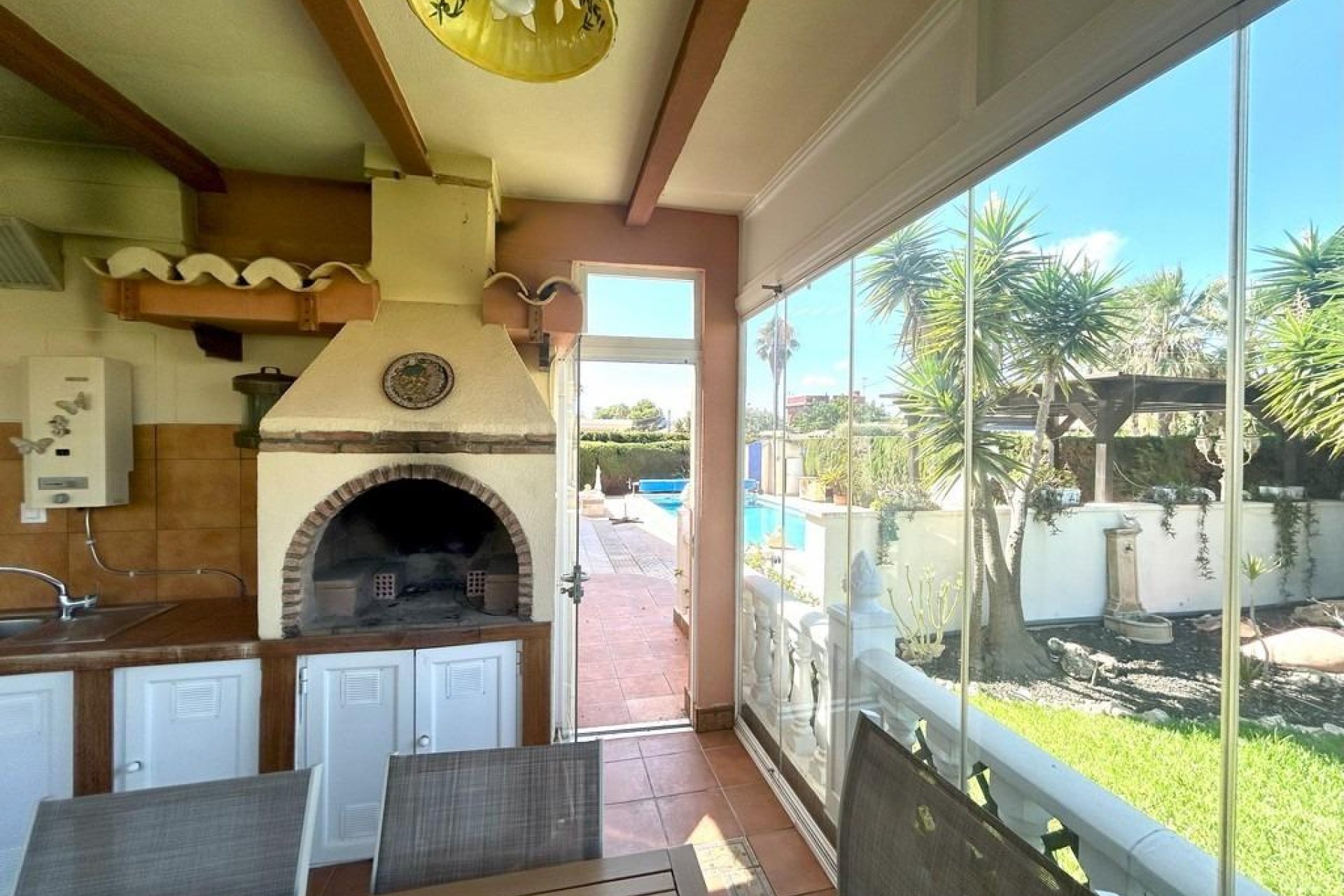 Resale - Villa -
Orihuela Costa - Aguamarina