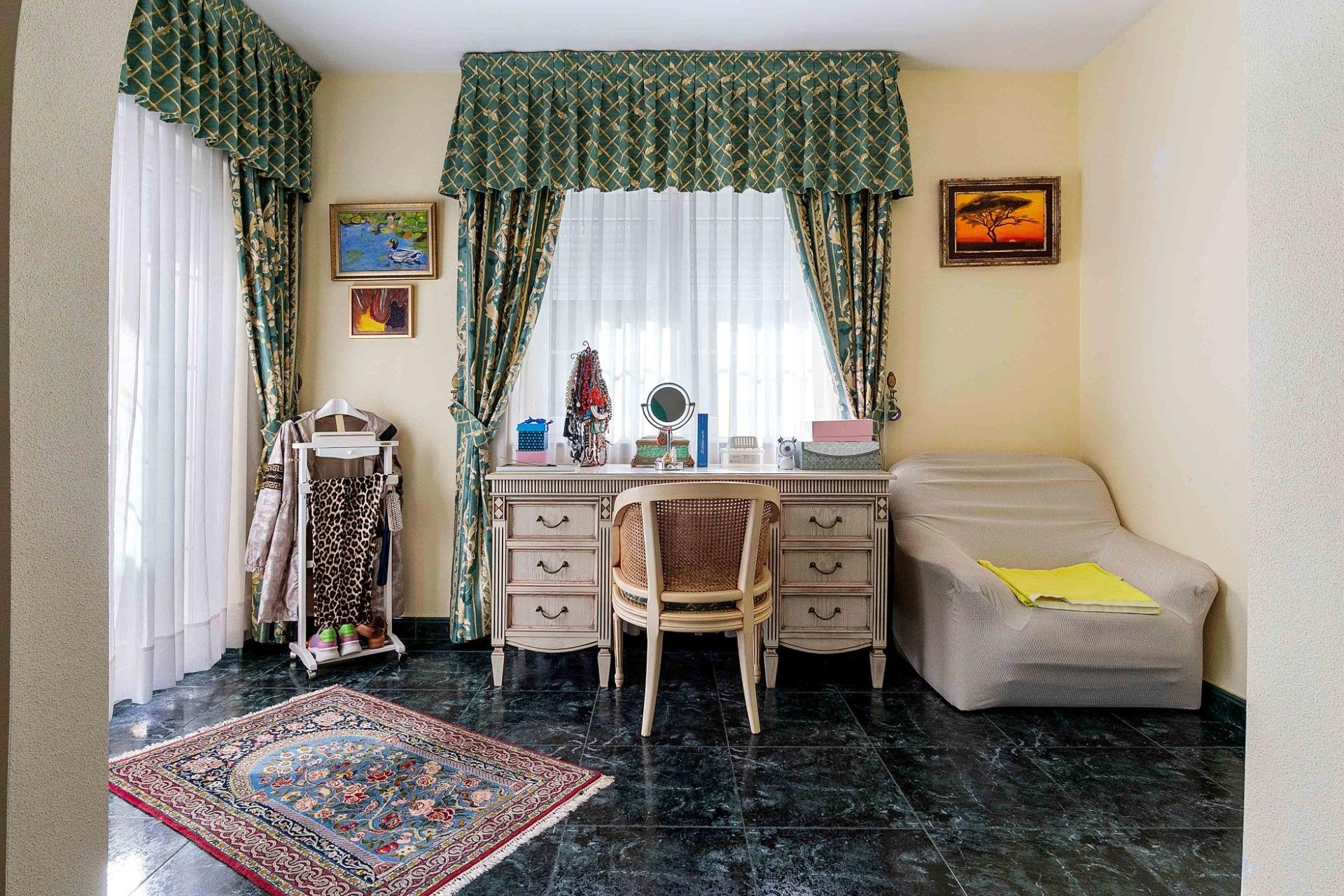 Resale - Villa -
Orihuela Costa - Cabo Roig