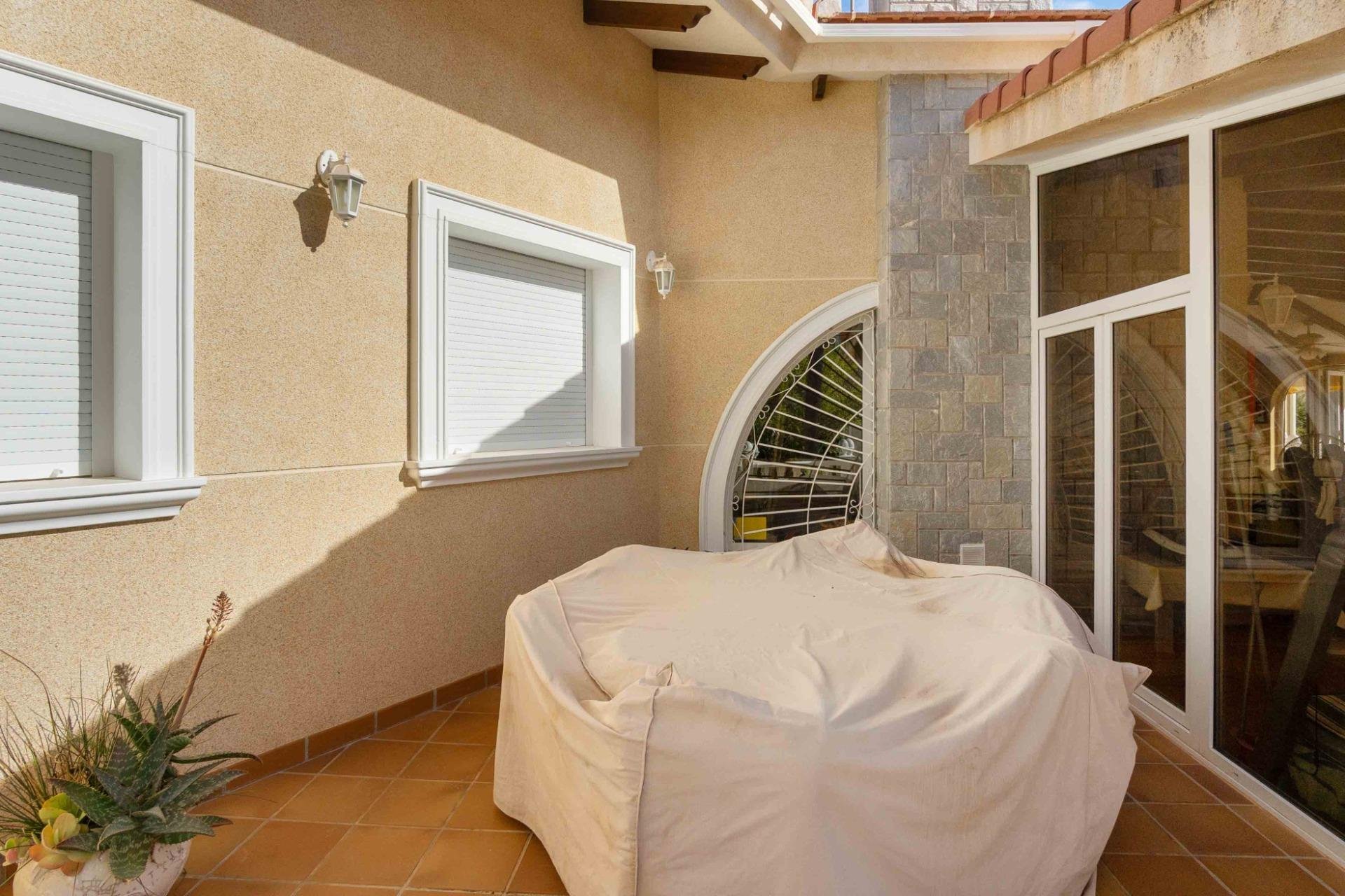 Resale - Villa -
Orihuela Costa - Cabo Roig