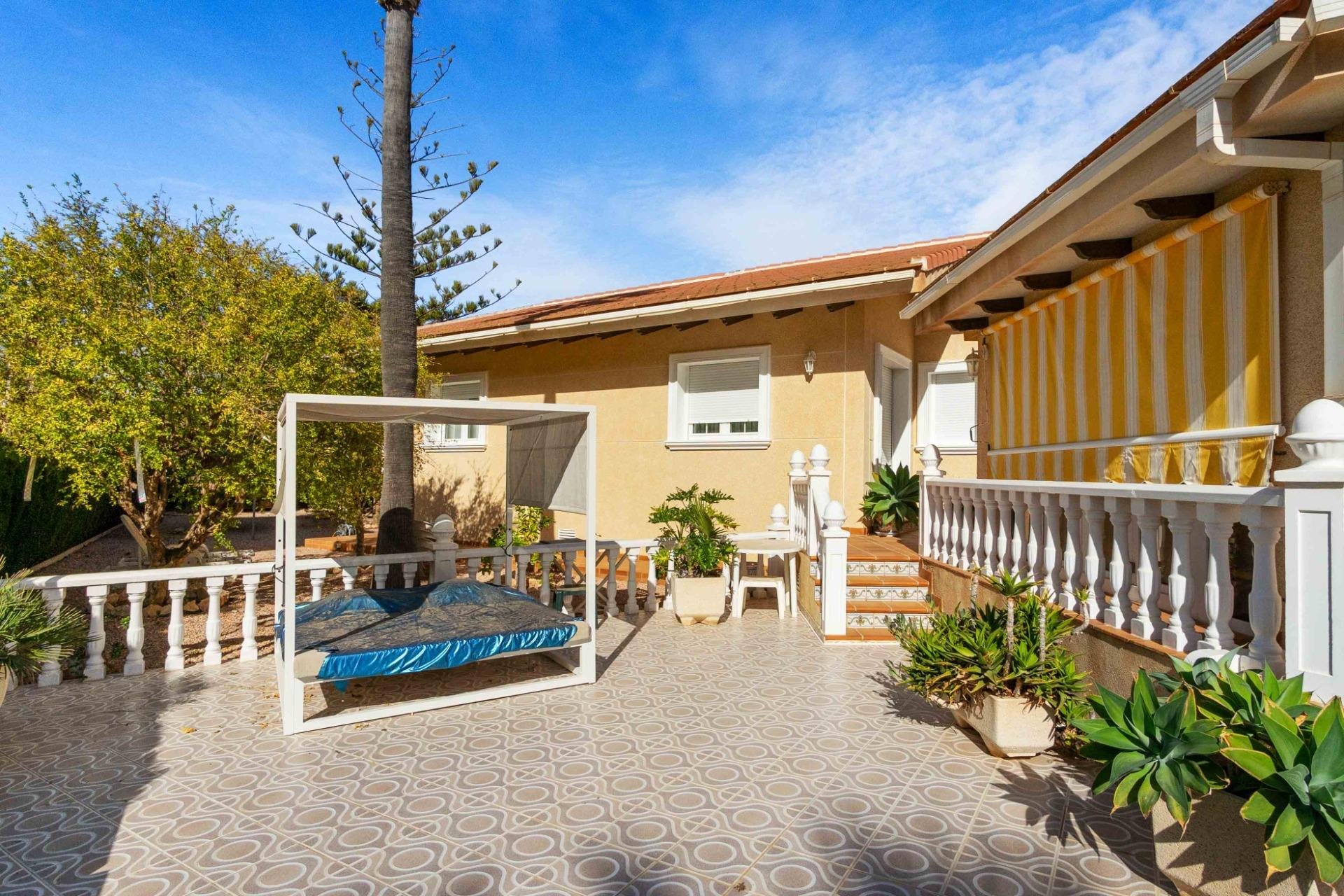 Resale - Villa -
Orihuela Costa - Cabo Roig