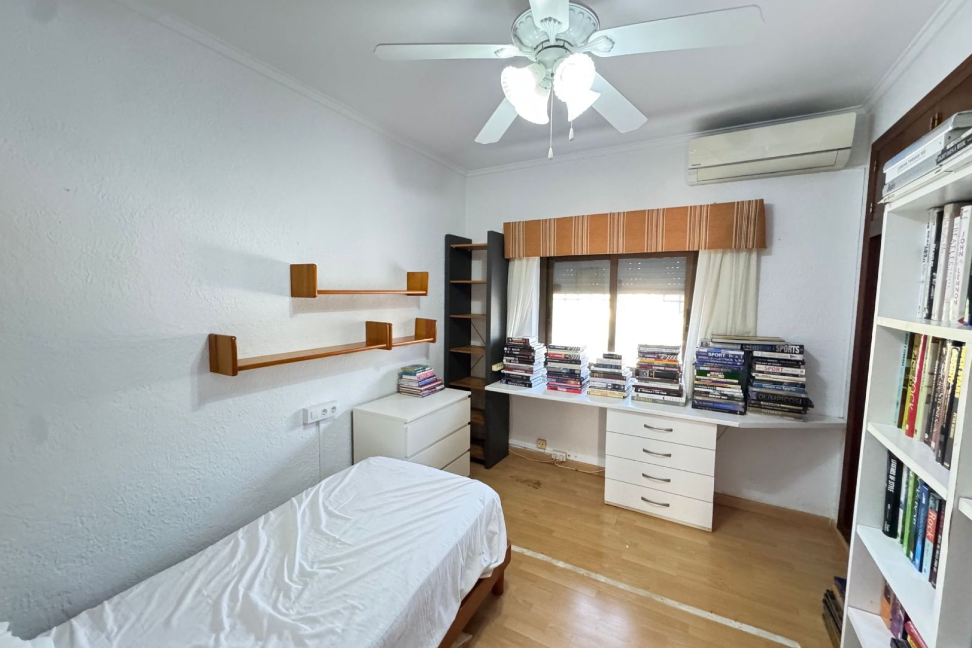Resale - Villa -
Orihuela Costa - Cabo Roig