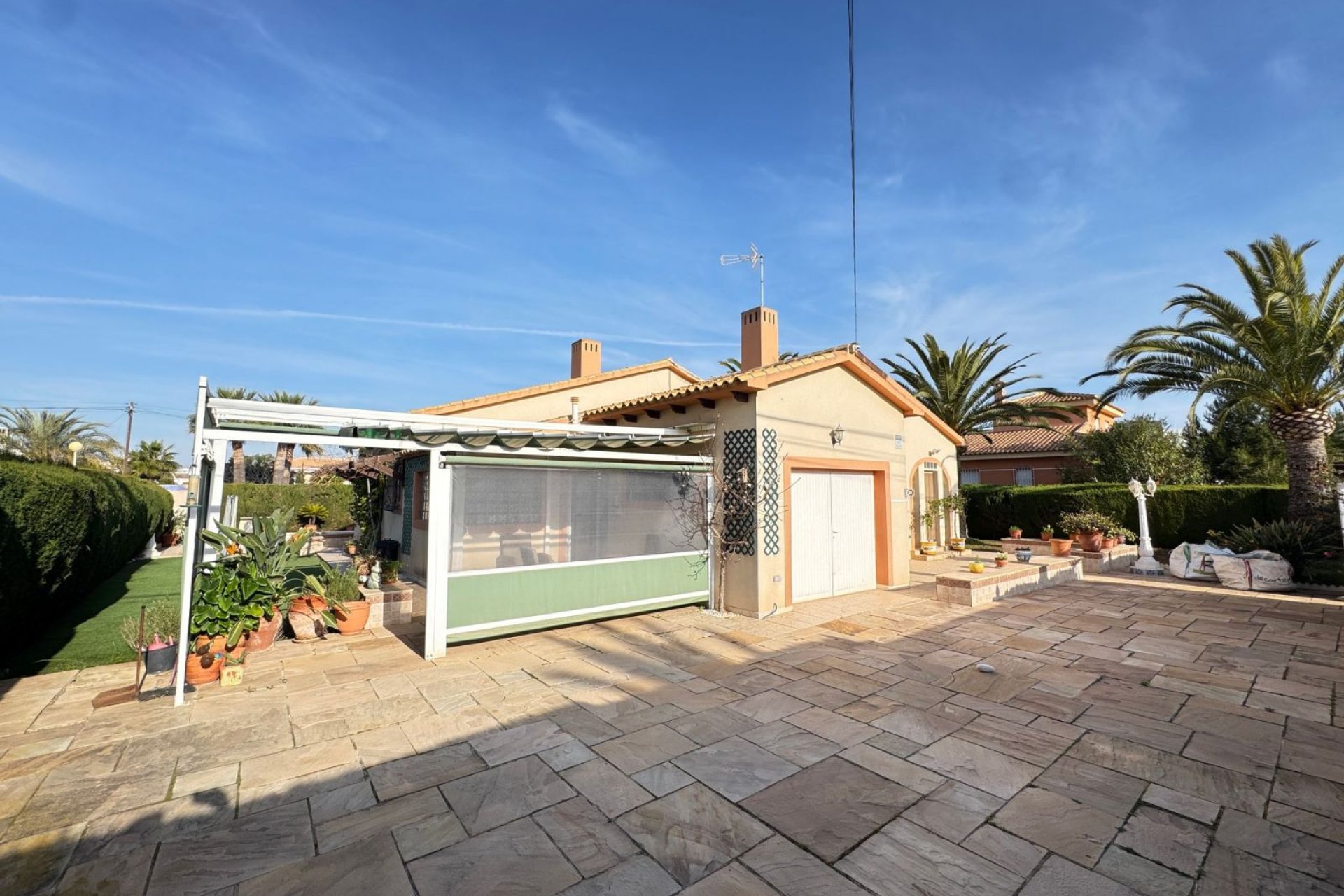 Resale - Villa -
Orihuela Costa - Cabo Roig