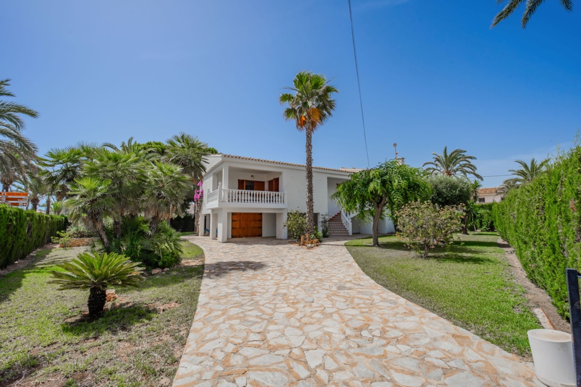 Resale - Villa -
Orihuela Costa - Cabo Roig
