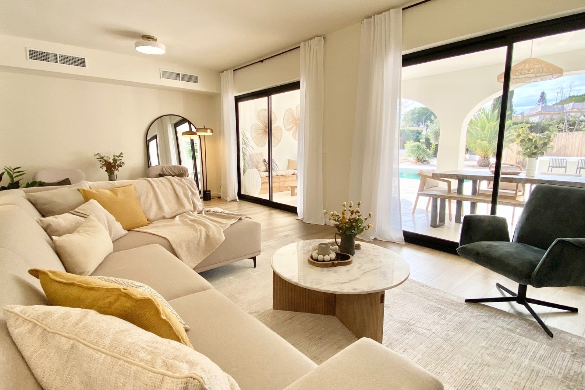 Resale - Villa -
Orihuela Costa - Cabo Roig