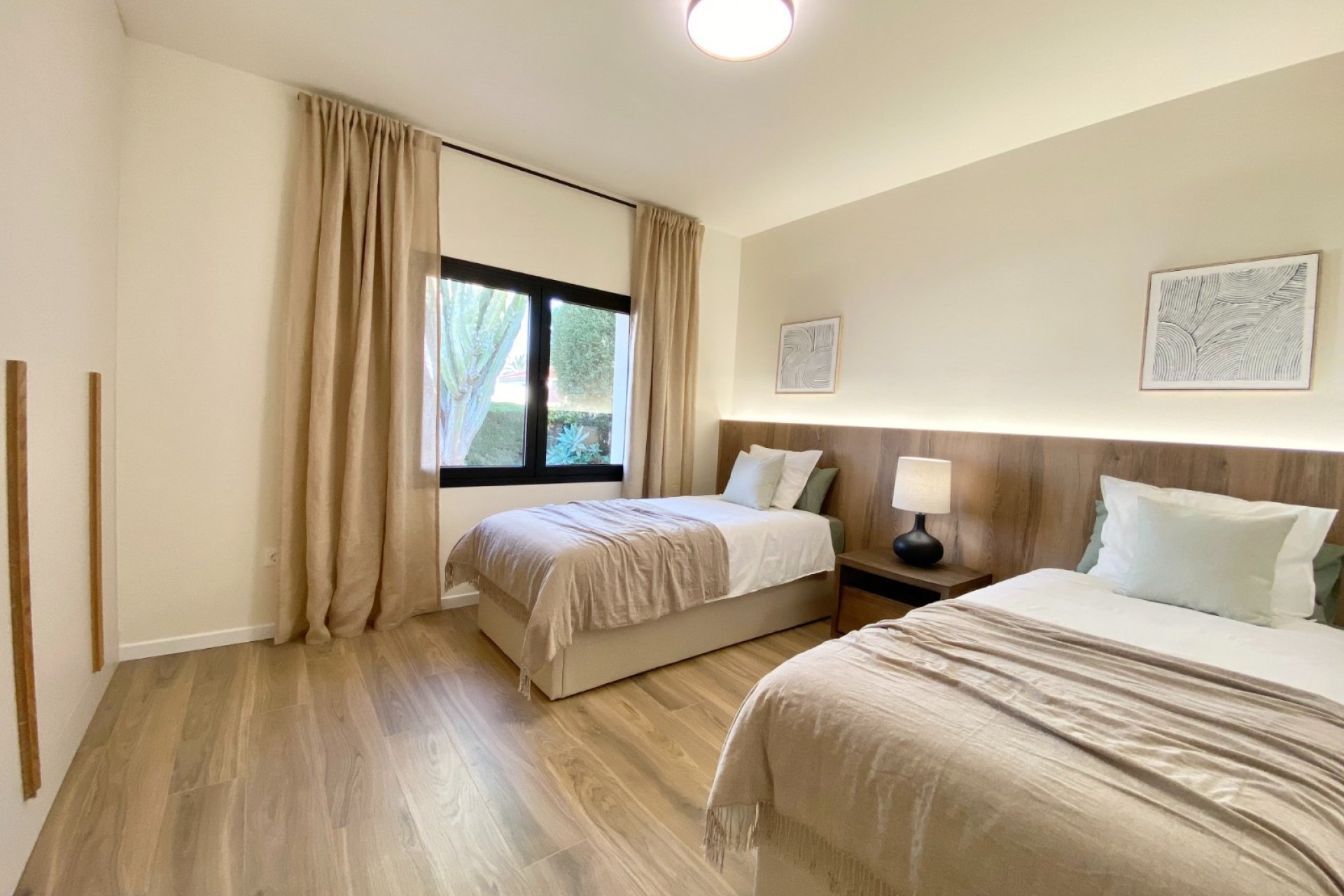 Resale - Villa -
Orihuela Costa - Cabo Roig