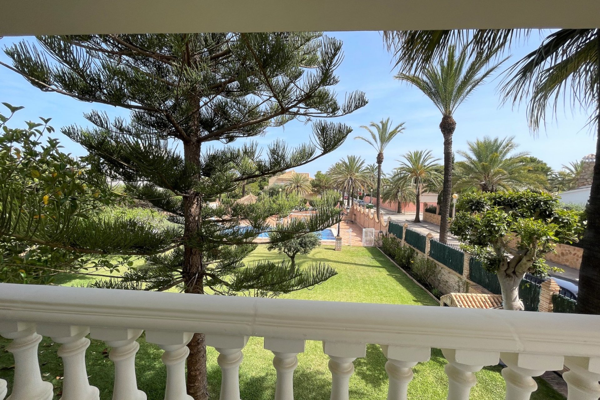 Resale - Villa -
Orihuela Costa - Cabo Roig