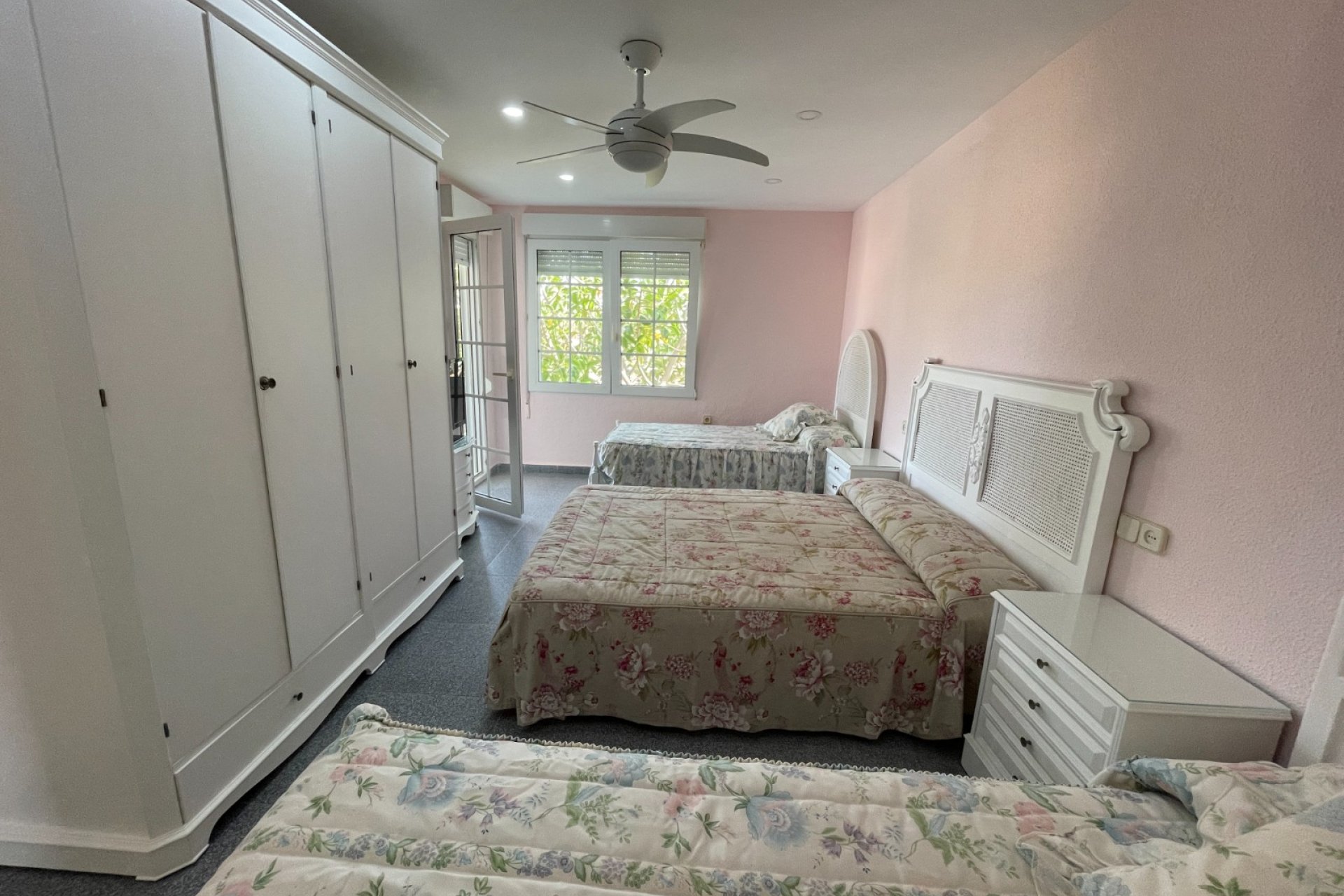 Resale - Villa -
Orihuela Costa - Cabo Roig