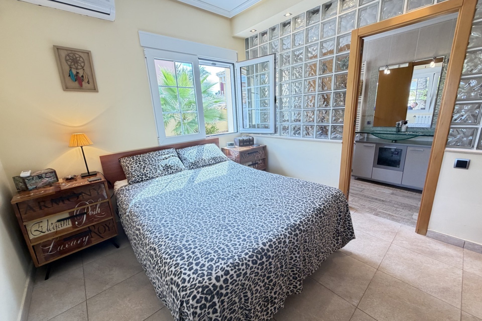 Resale - Villa -
Orihuela Costa - Cabo Roig