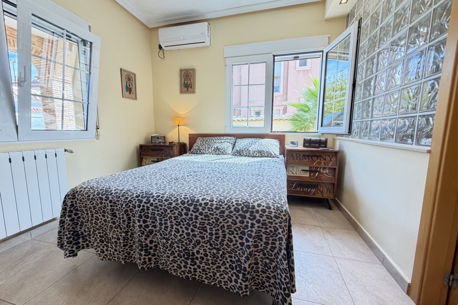 Resale - Villa -
Orihuela Costa - Cabo Roig