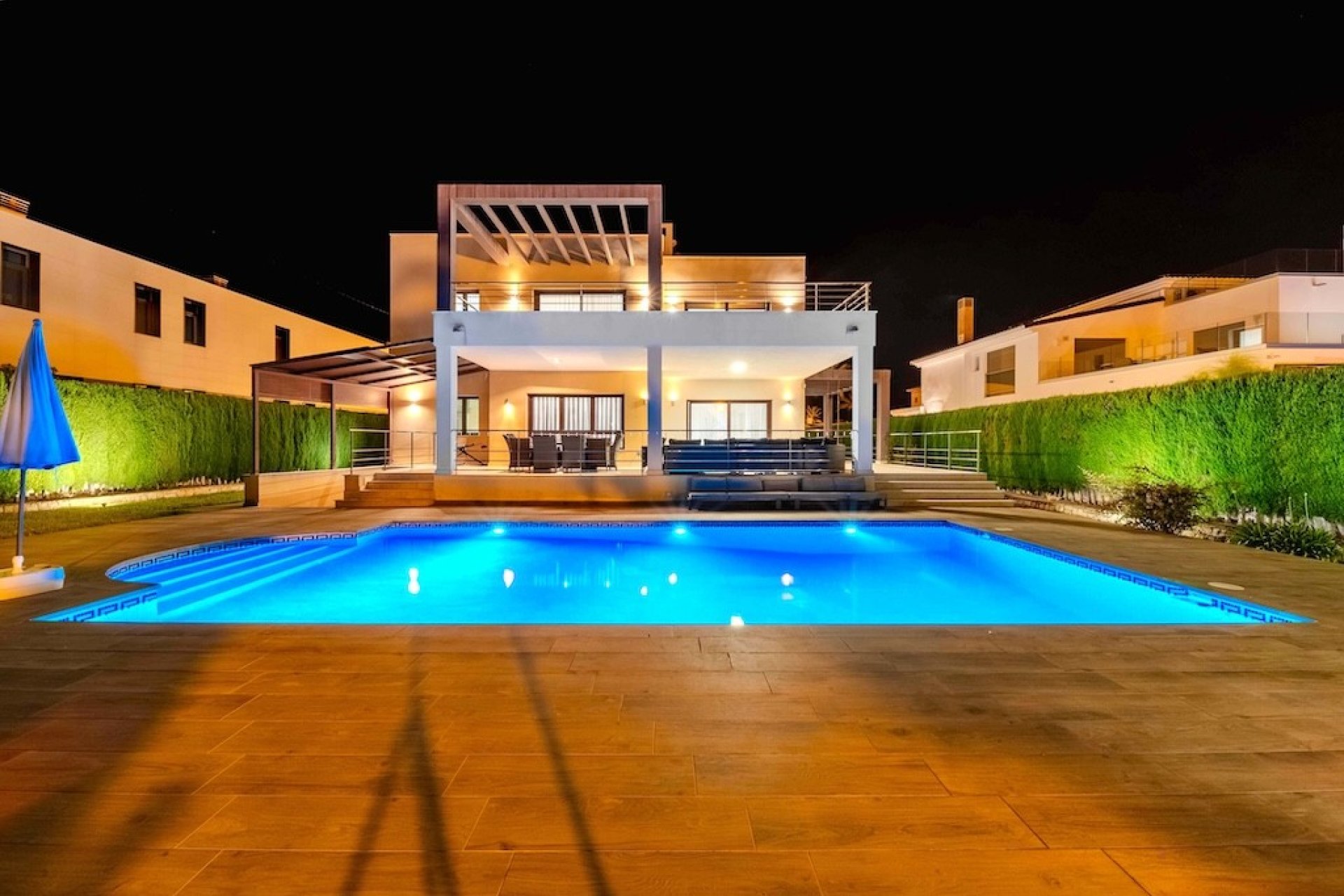 Resale - Villa -
Orihuela Costa - Cabo Roig
