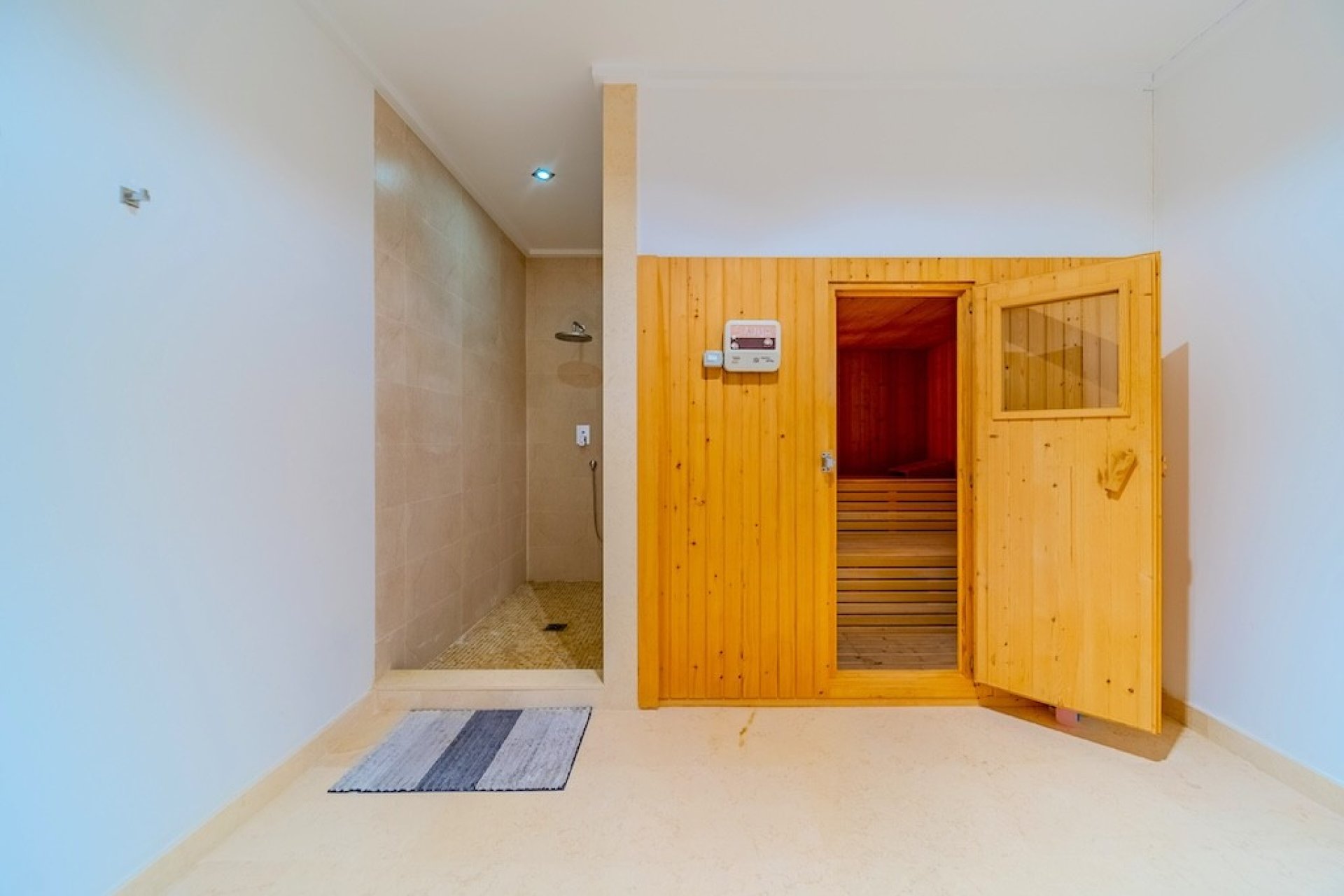 Resale - Villa -
Orihuela Costa - Cabo Roig