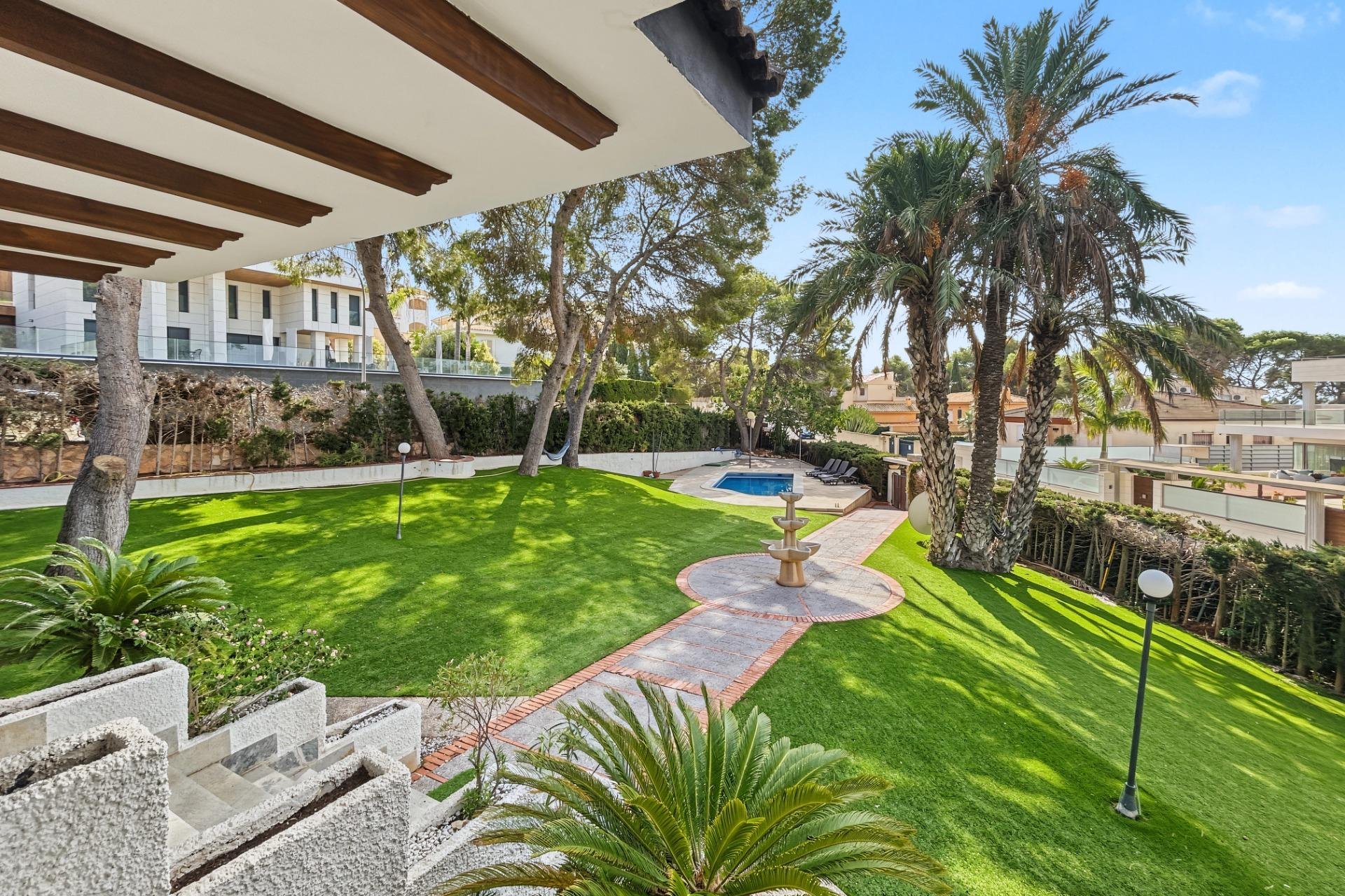 Resale - Villa -
Orihuela Costa - Campoamor