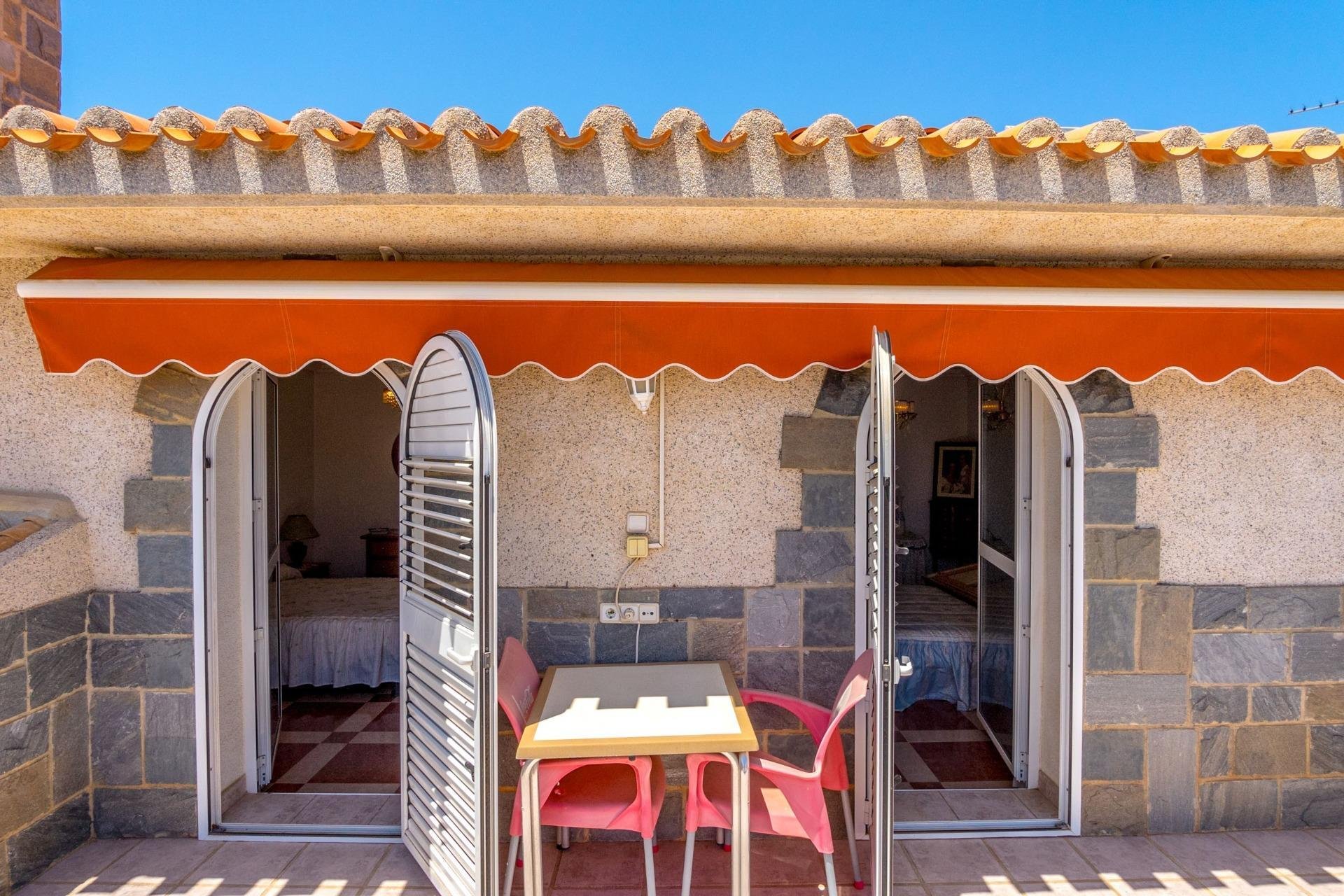 Resale - Villa -
Orihuela Costa - Campoamor