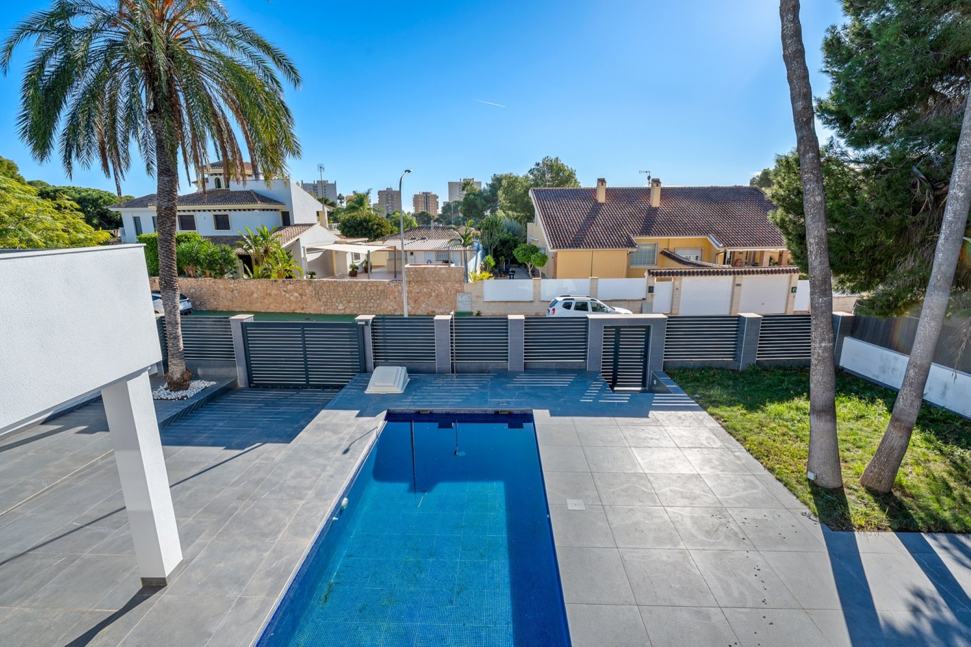 Resale - Villa -
Orihuela Costa - Dehesa de Campoamor