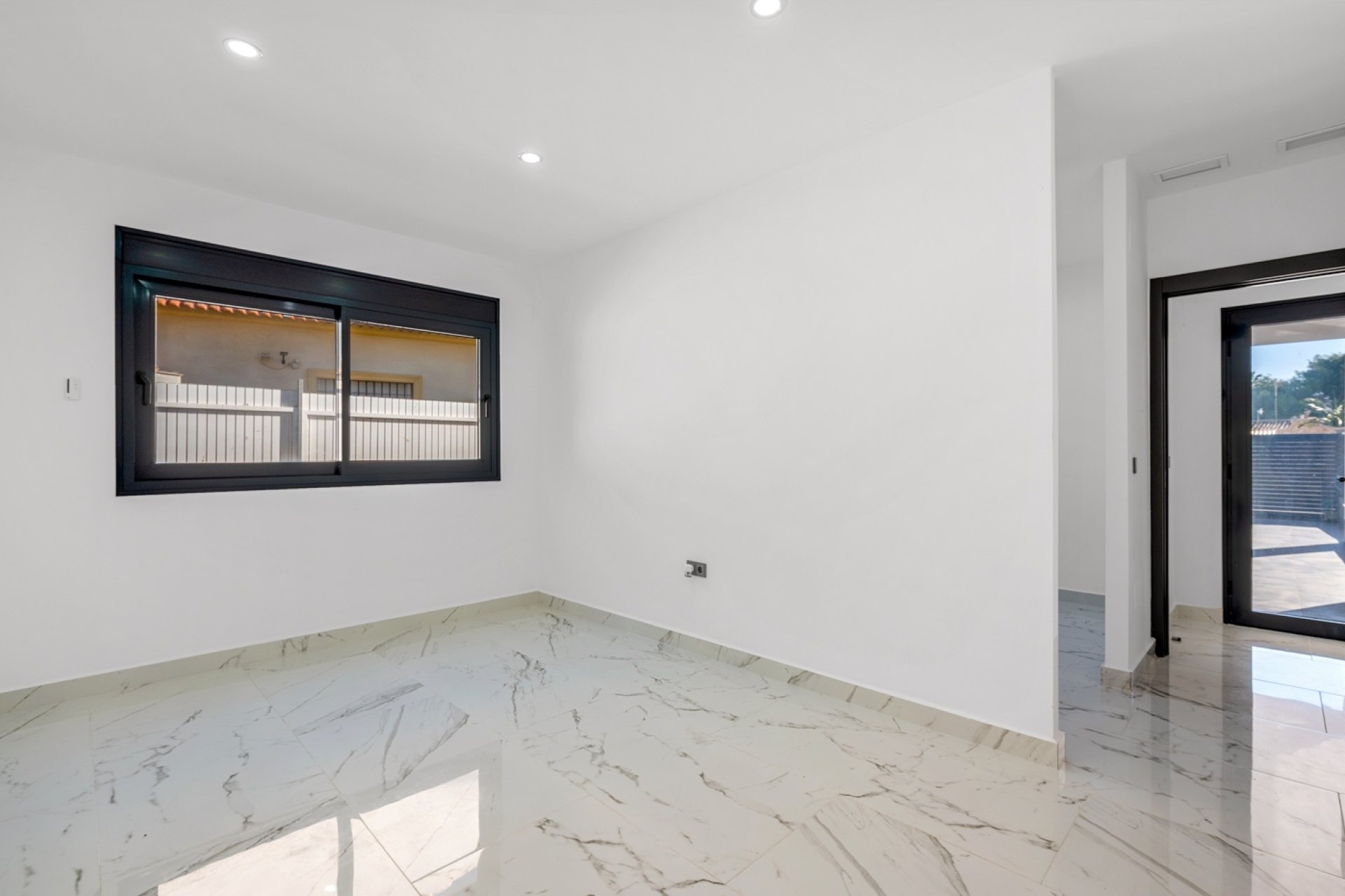 Resale - Villa -
Orihuela Costa - Dehesa de Campoamor