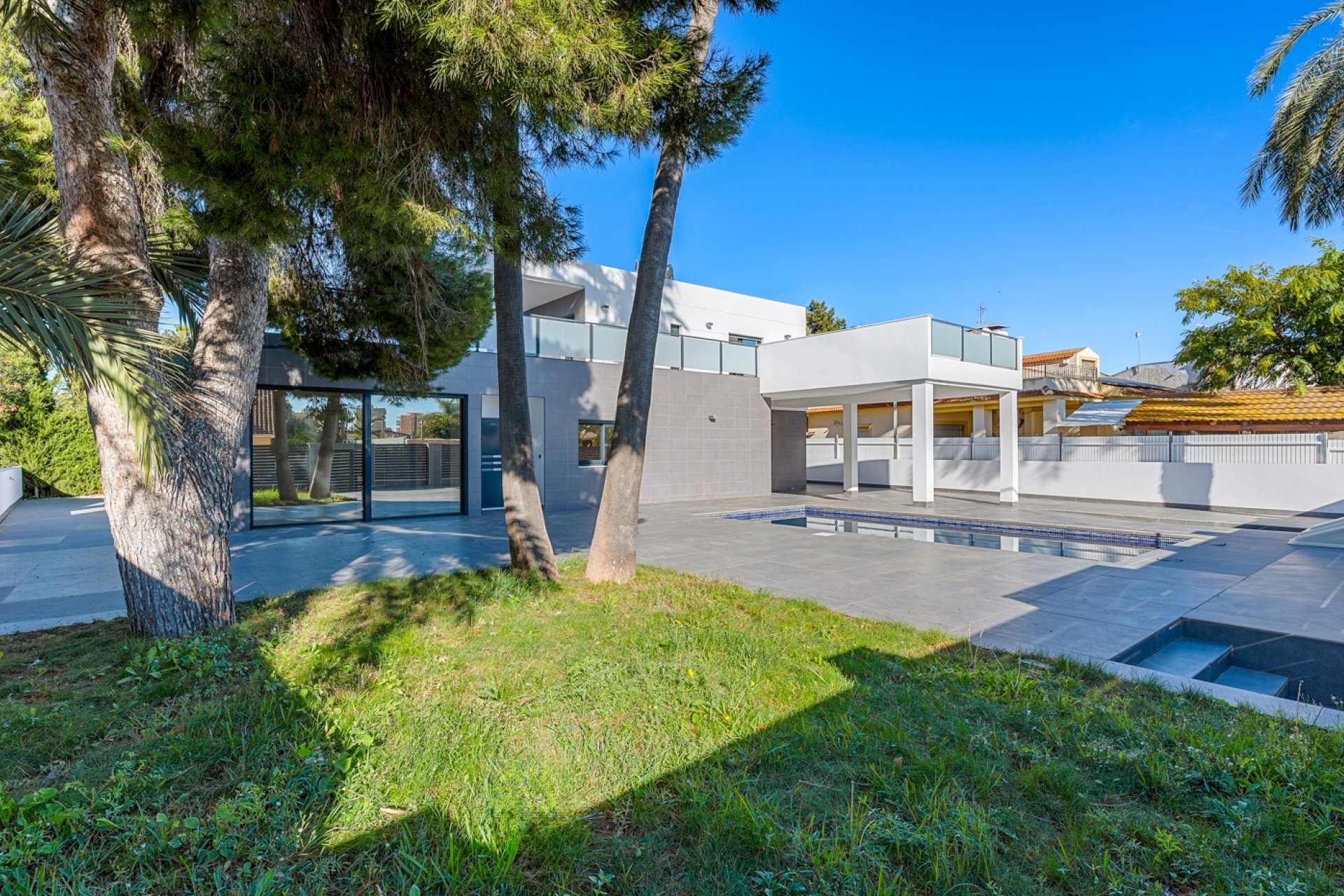 Resale - Villa -
Orihuela Costa - Dehesa de Campoamor