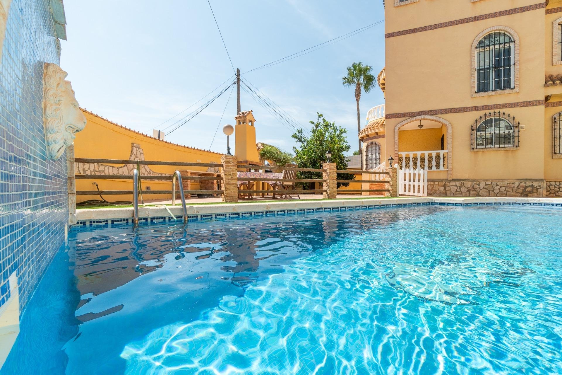 Resale - Villa -
Orihuela Costa - La Florida