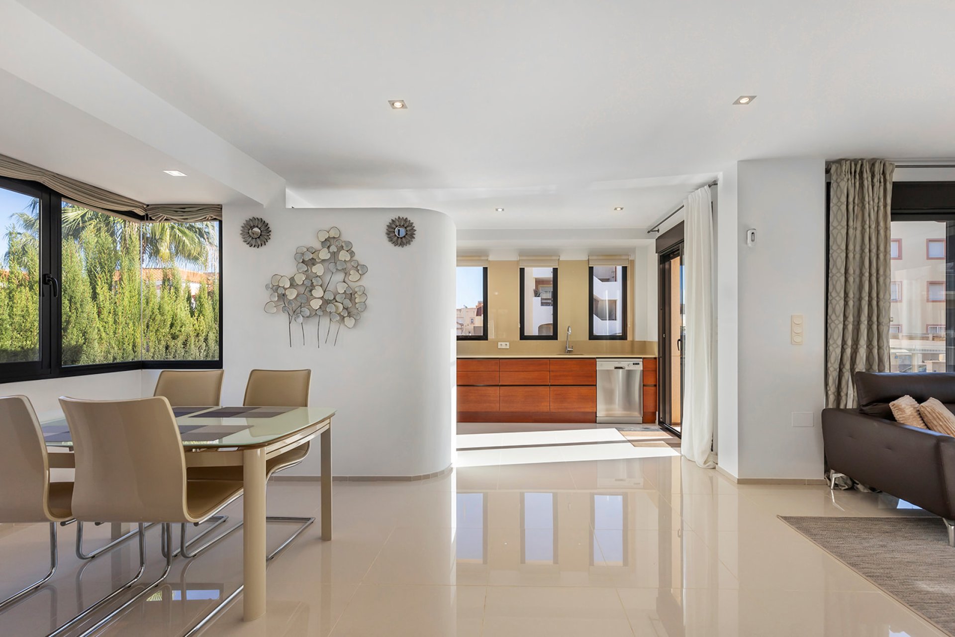 Resale - Villa -
Orihuela Costa - La Zenia