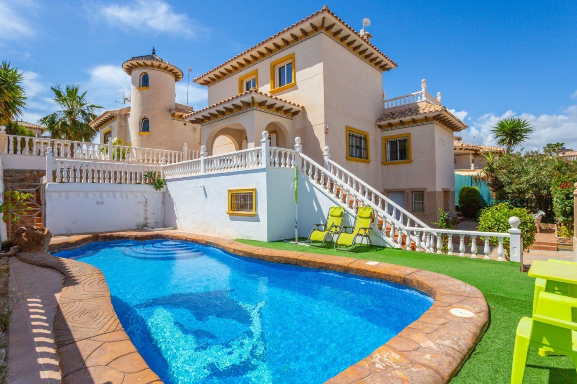 Resale - Villa -
Orihuela Costa - La Zenia