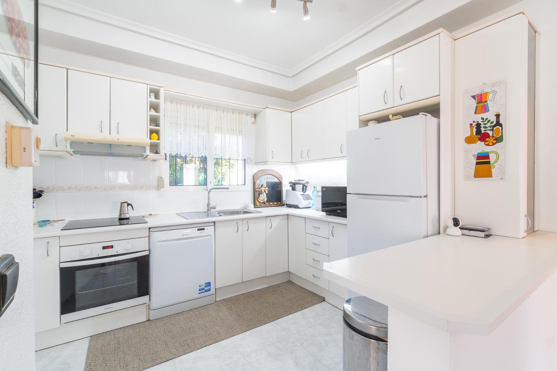 Resale - Villa -
Orihuela Costa - La Zenia