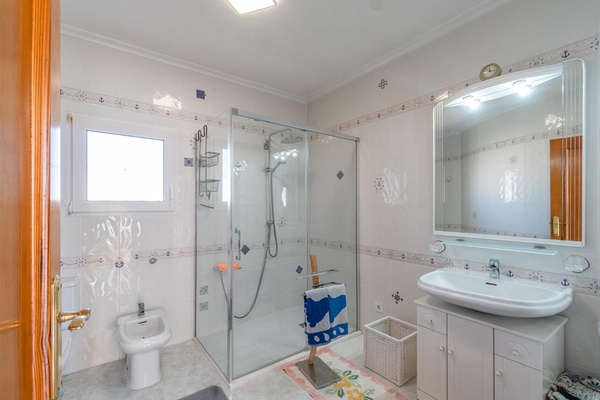 Resale - Villa -
Orihuela Costa - La Zenia