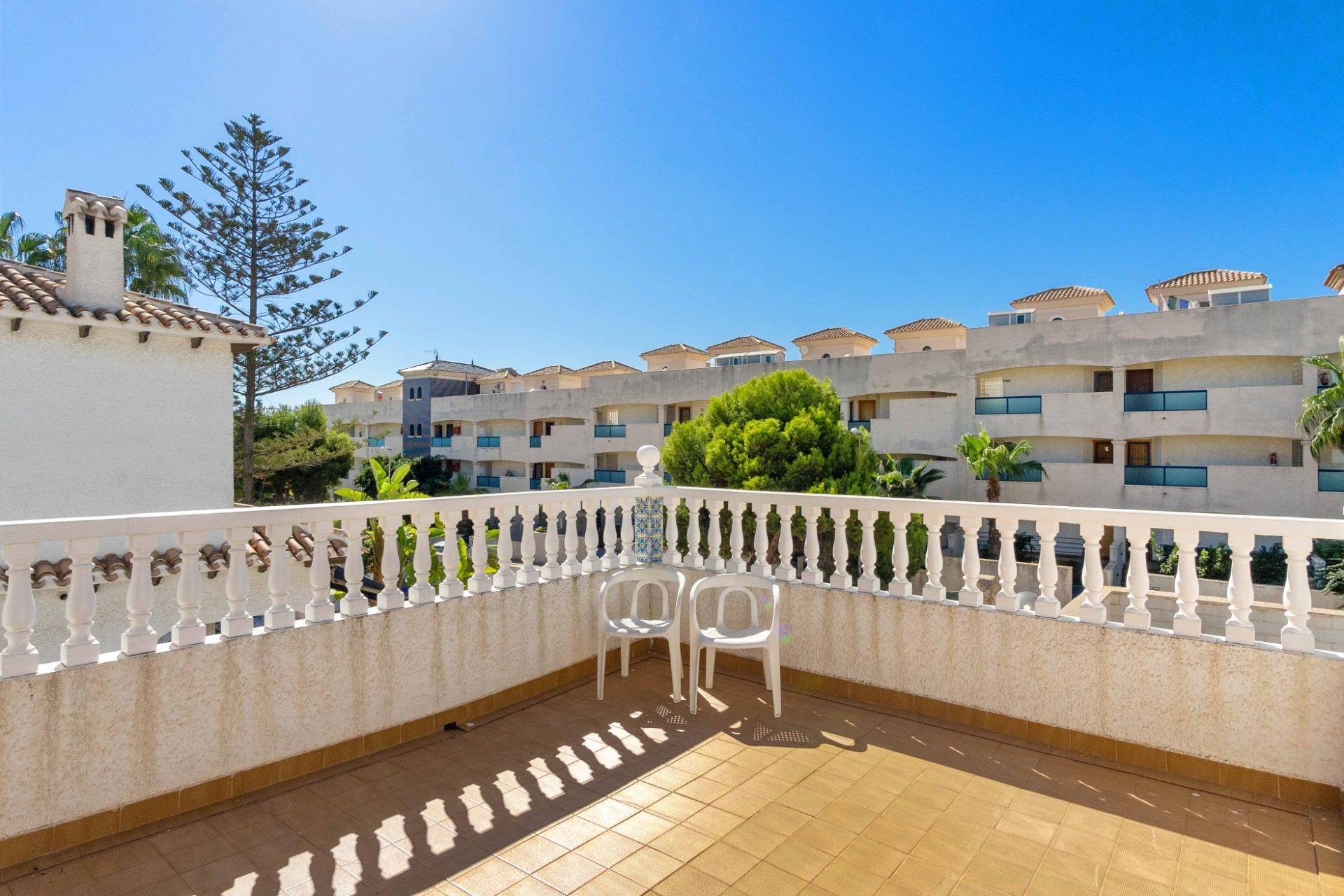 Resale - Villa -
Orihuela Costa - La Zenia