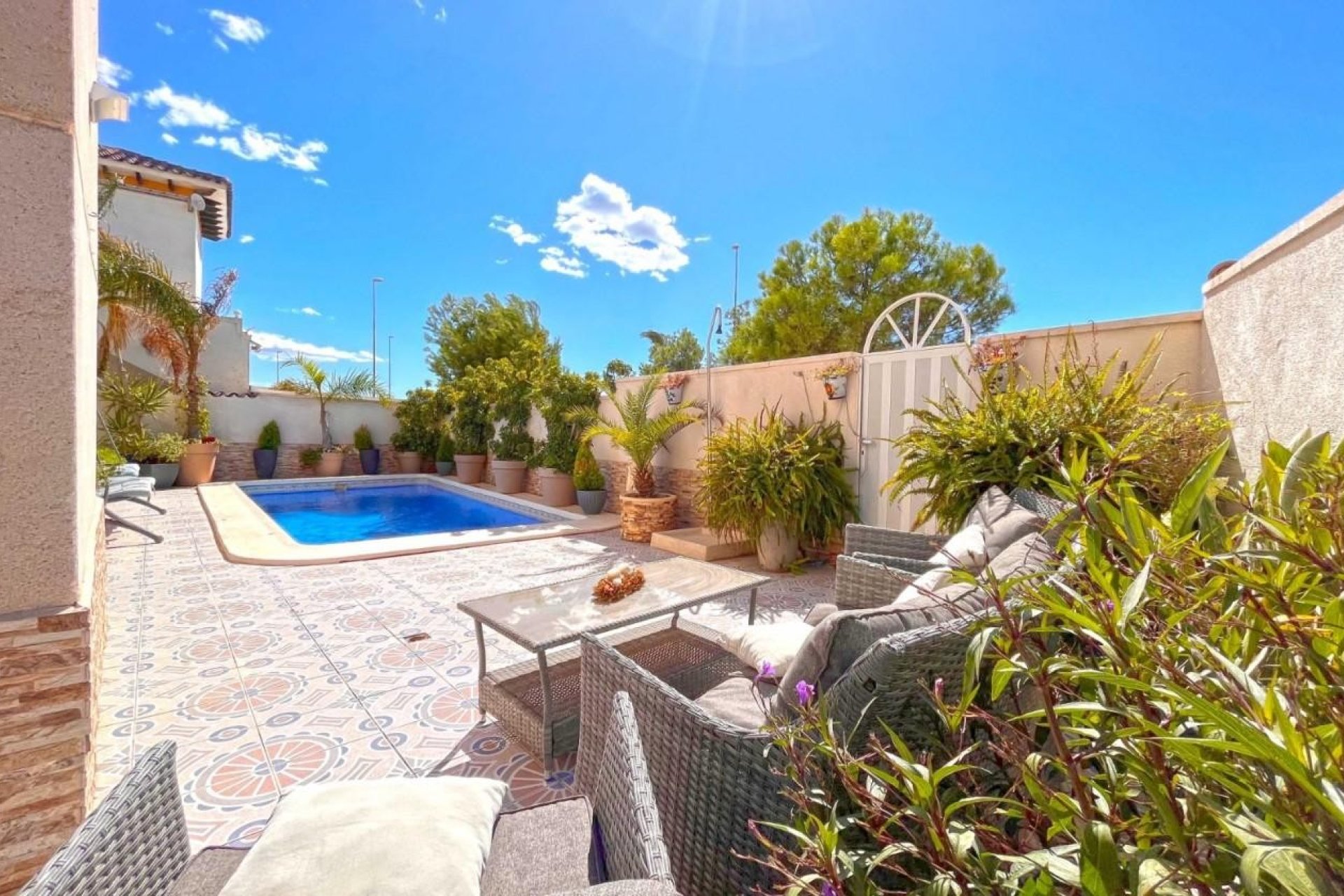 Resale - Villa -
Orihuela Costa - La Zenia