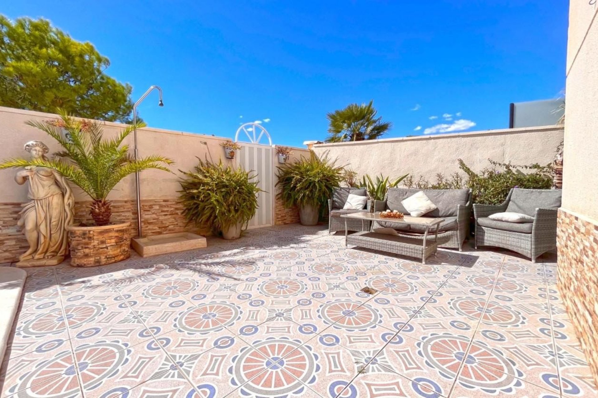 Resale - Villa -
Orihuela Costa - La Zenia