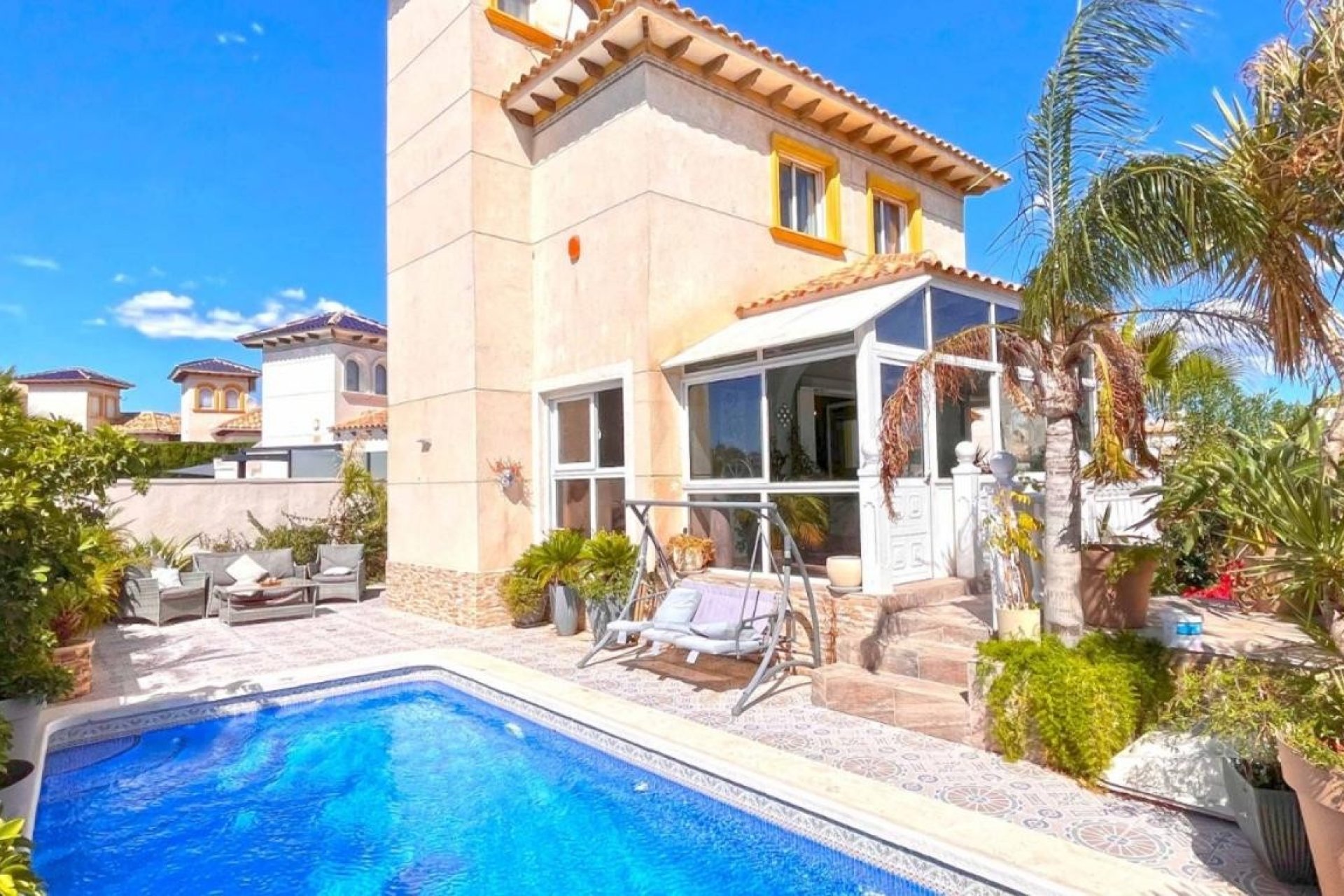 Resale - Villa -
Orihuela Costa - La Zenia