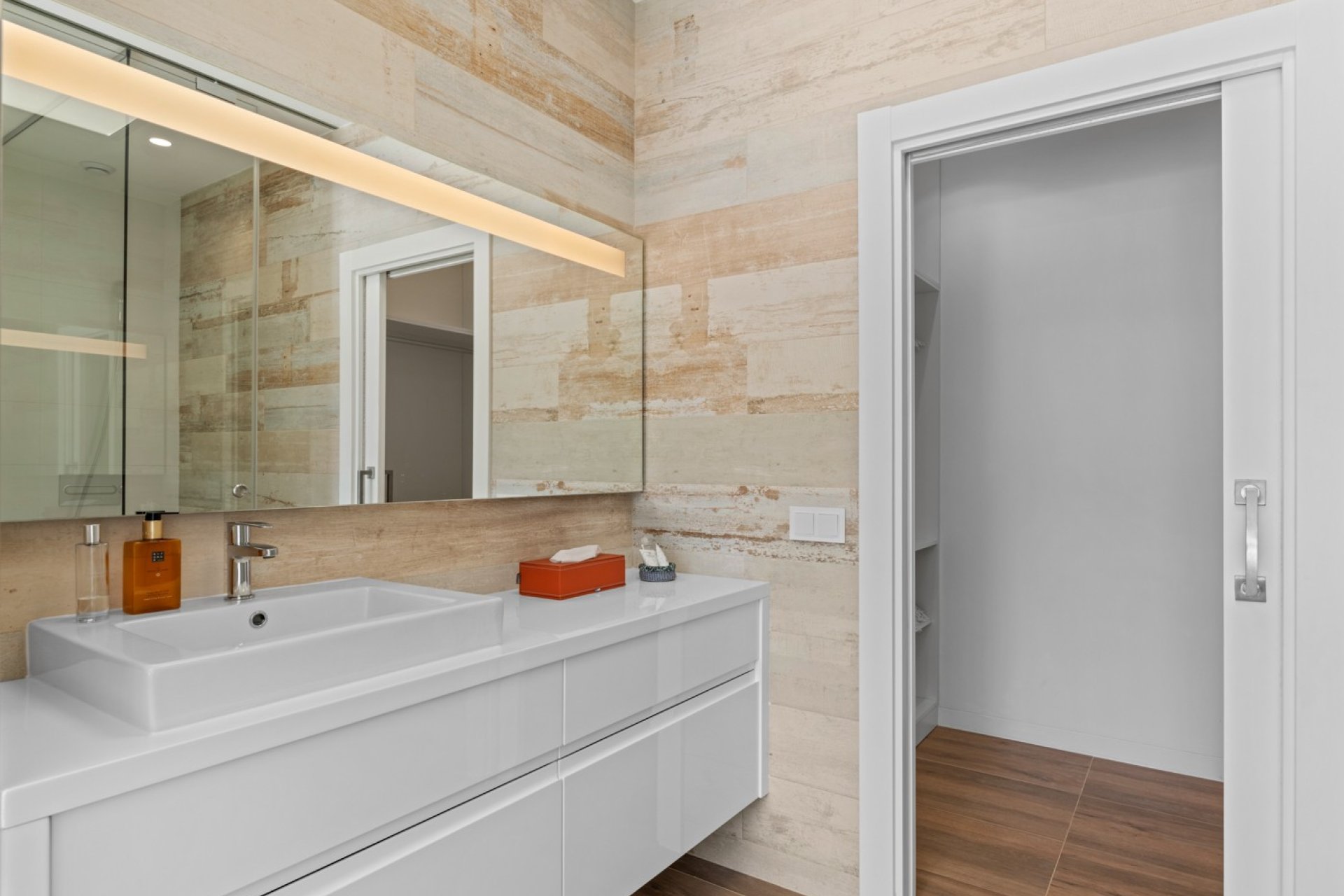 Resale - Villa -
Orihuela Costa - Las Colinas golf