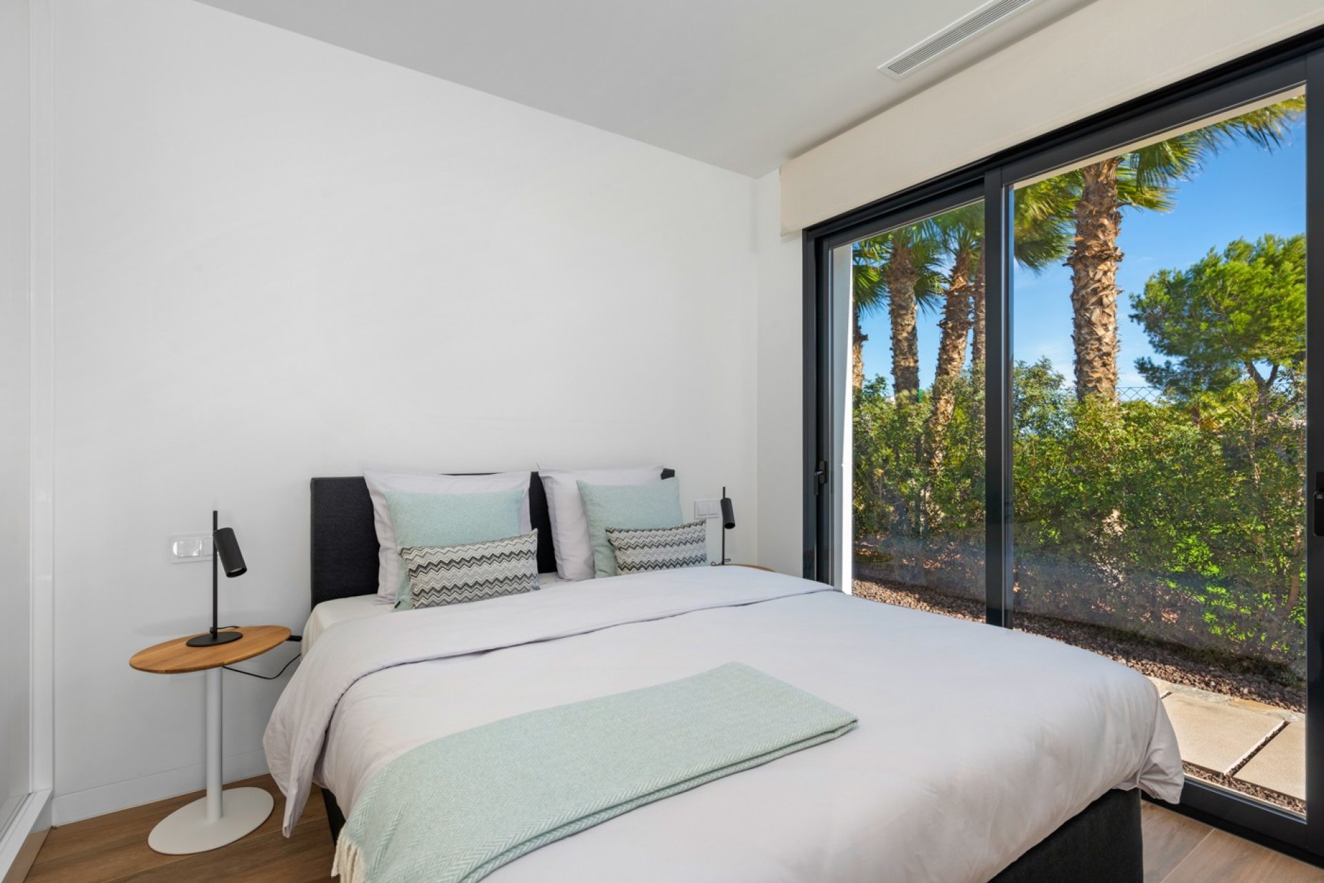 Resale - Villa -
Orihuela Costa - Las Colinas golf