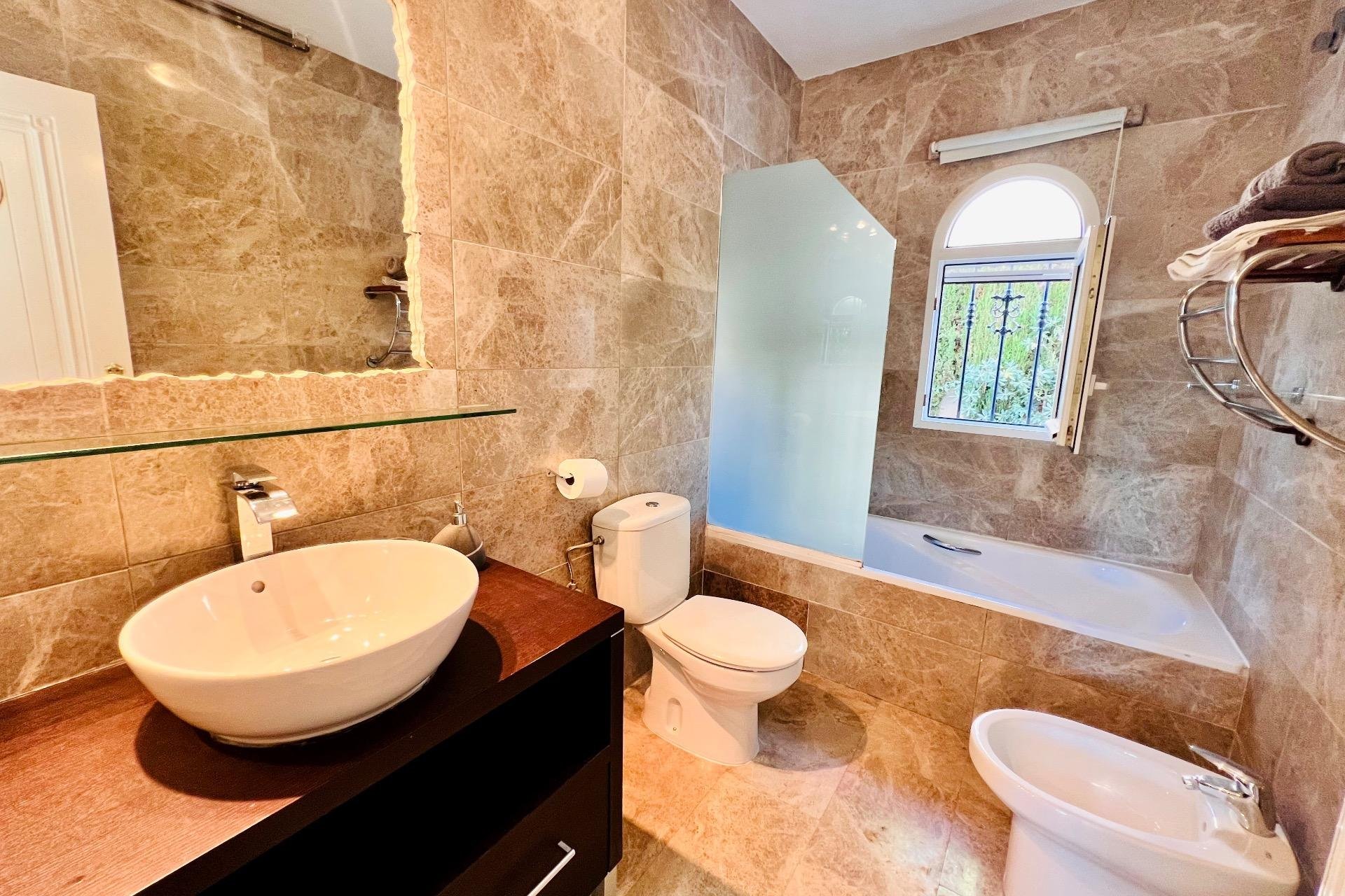 Resale - Villa -
Orihuela Costa - Las Ramblas