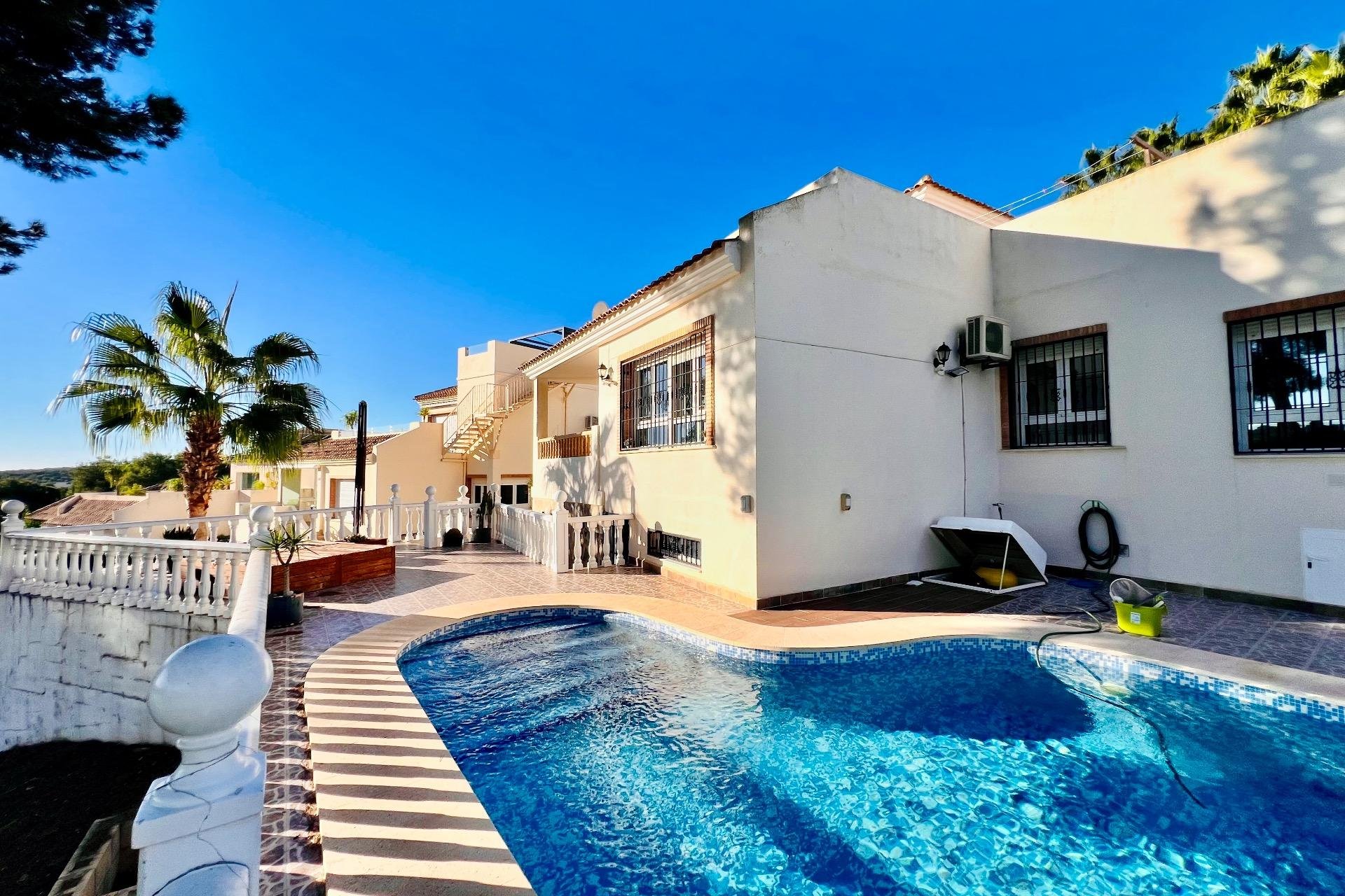 Resale - Villa -
Orihuela Costa - Las Ramblas