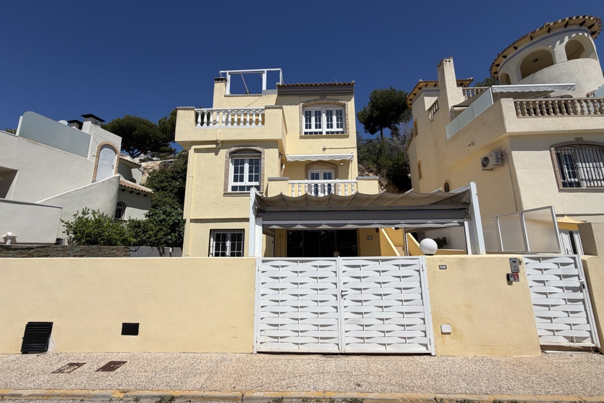 Resale - Villa -
Orihuela Costa - Las Ramblas