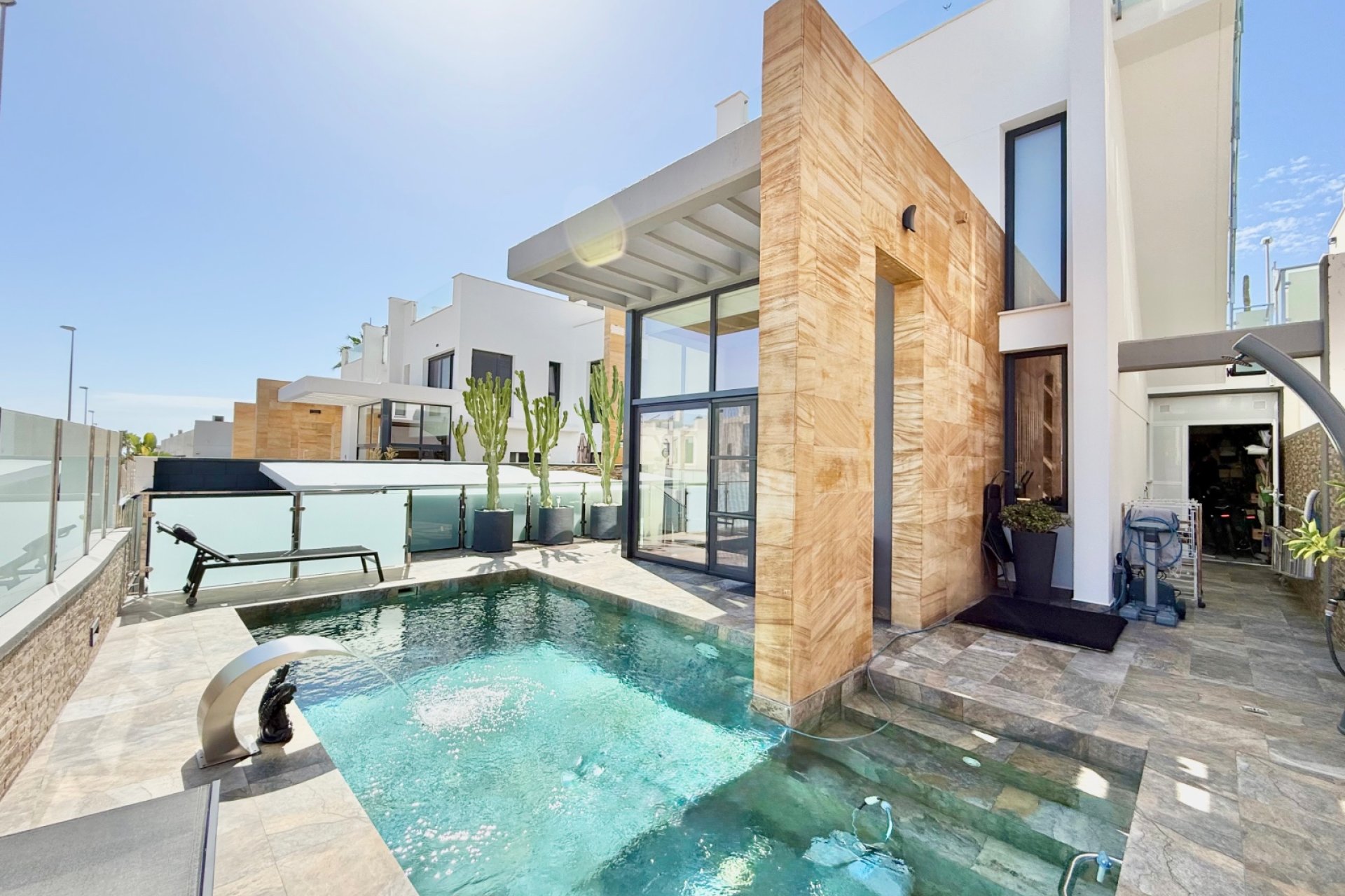 Resale - Villa -
Orihuela Costa - Lomas de Cabo Roig