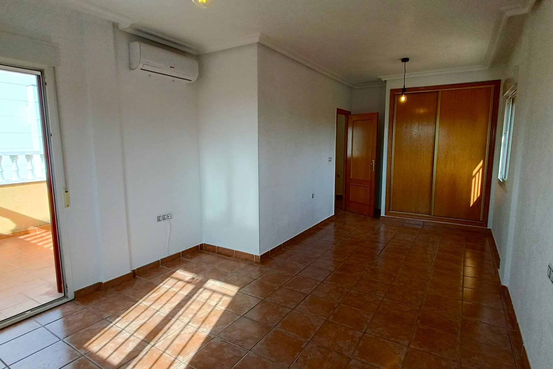Resale - Villa -
Orihuela Costa - Lomas de Don Juan