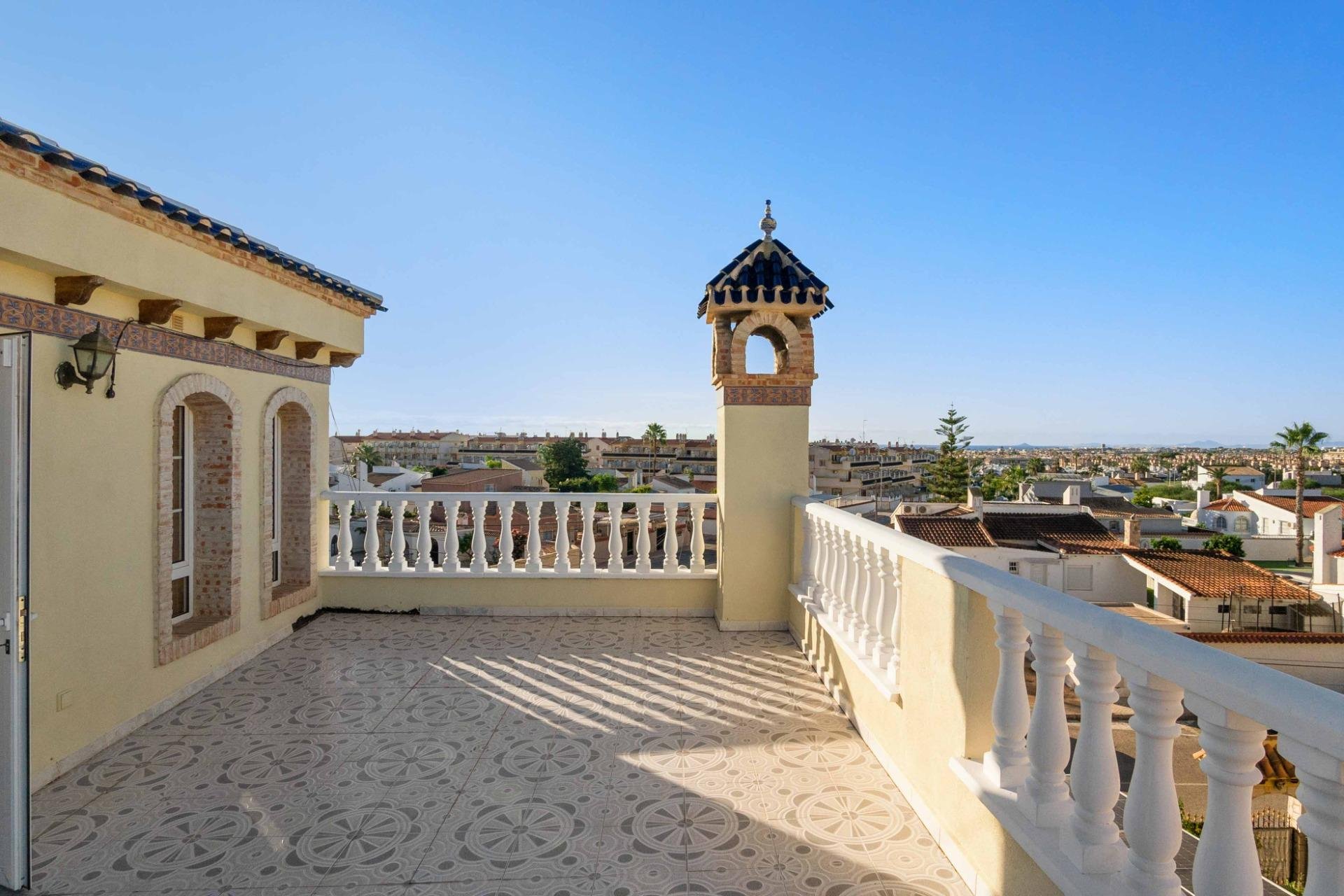 Resale - Villa -
Orihuela Costa - Los Almendros-La Florida