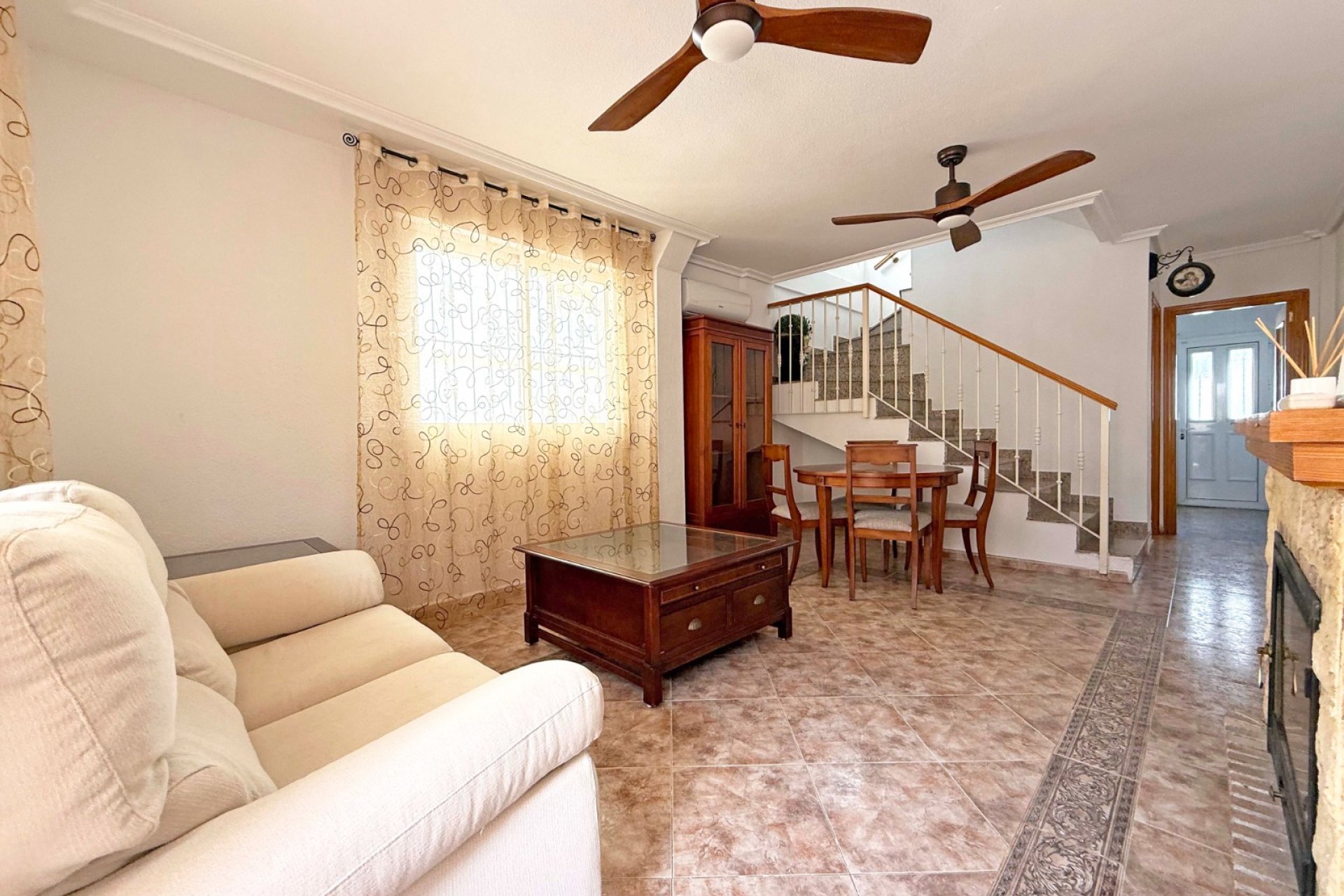 Resale - Villa -
Orihuela Costa - Los Altos