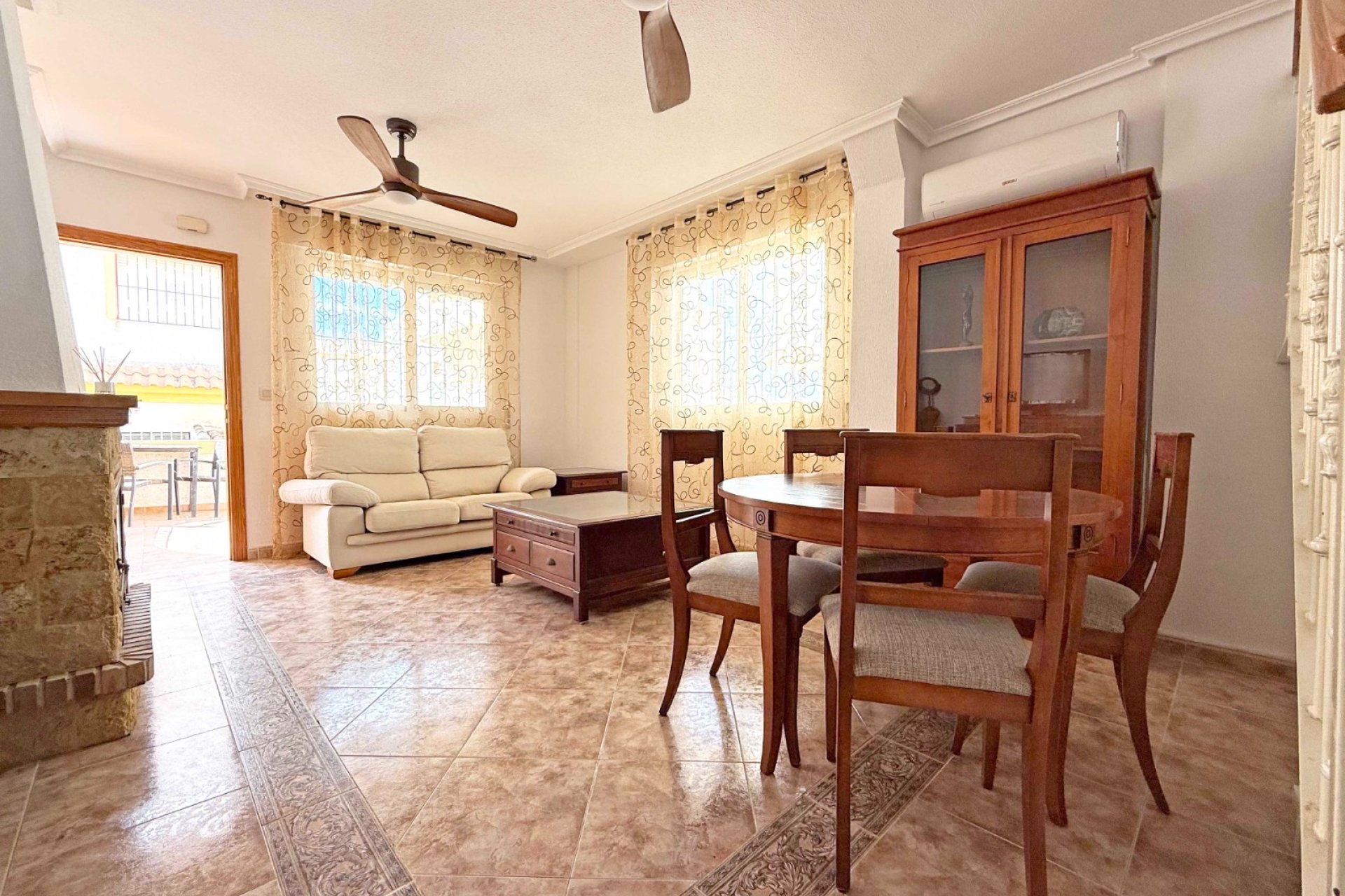 Resale - Villa -
Orihuela Costa - Los Altos