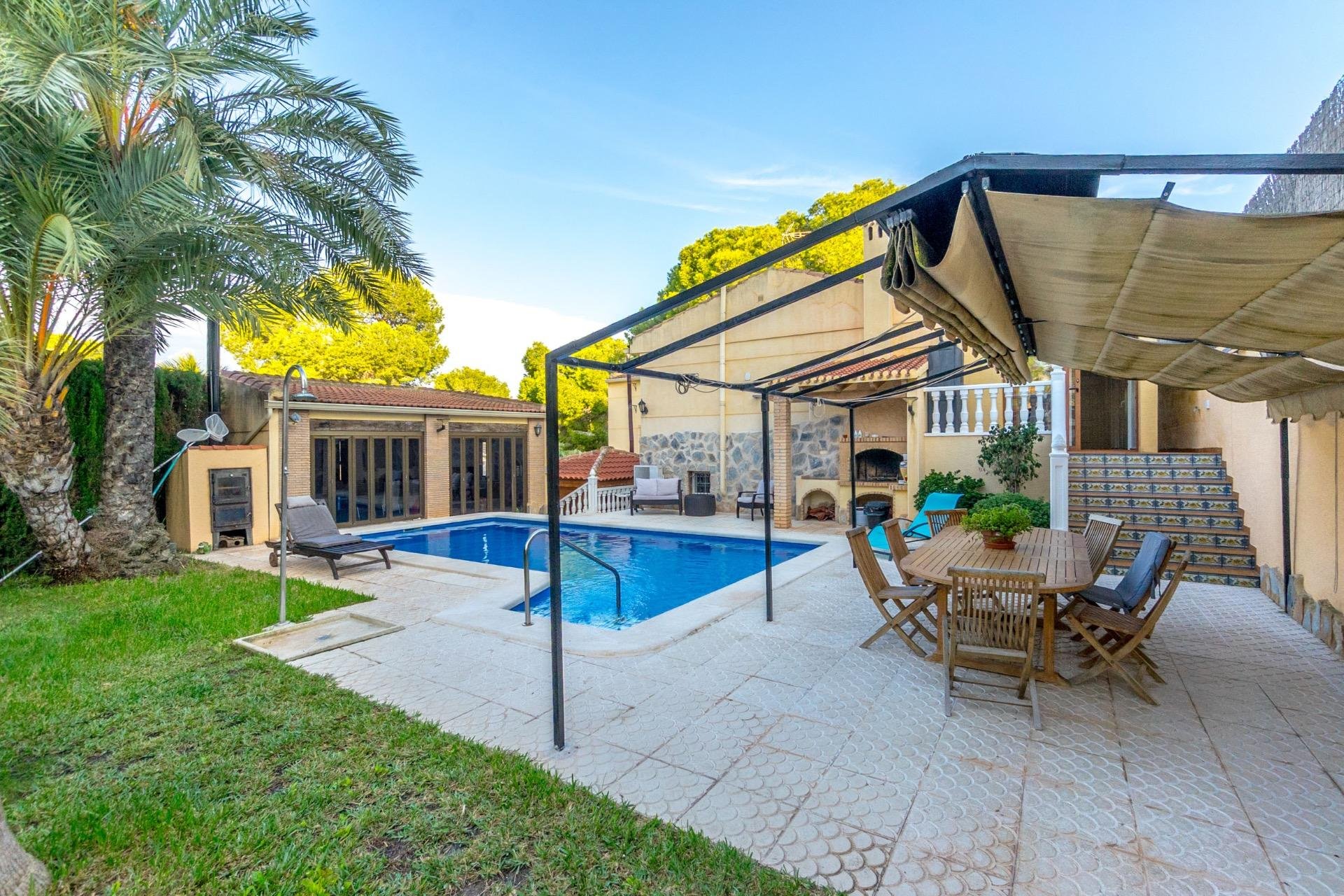 Resale - Villa -
Orihuela Costa - Los Balcones